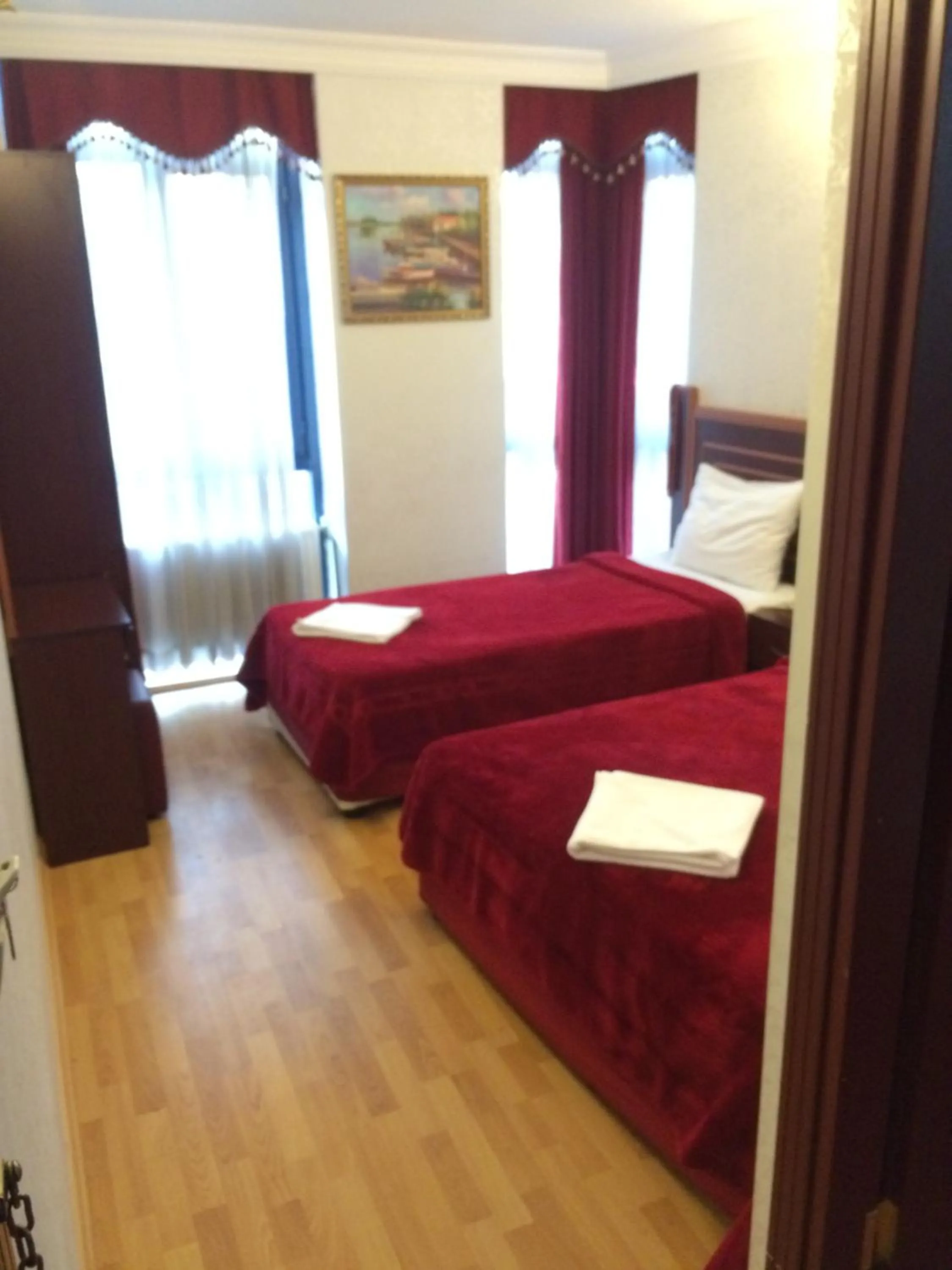 Bedroom, Bed in Red White Hotel