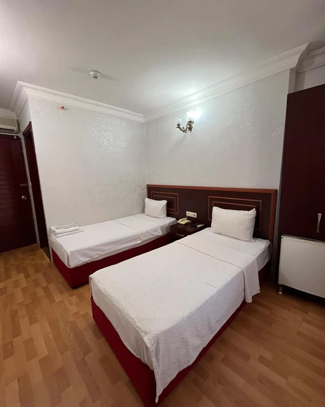 Photo of the whole room, Bed in Red White Hotel