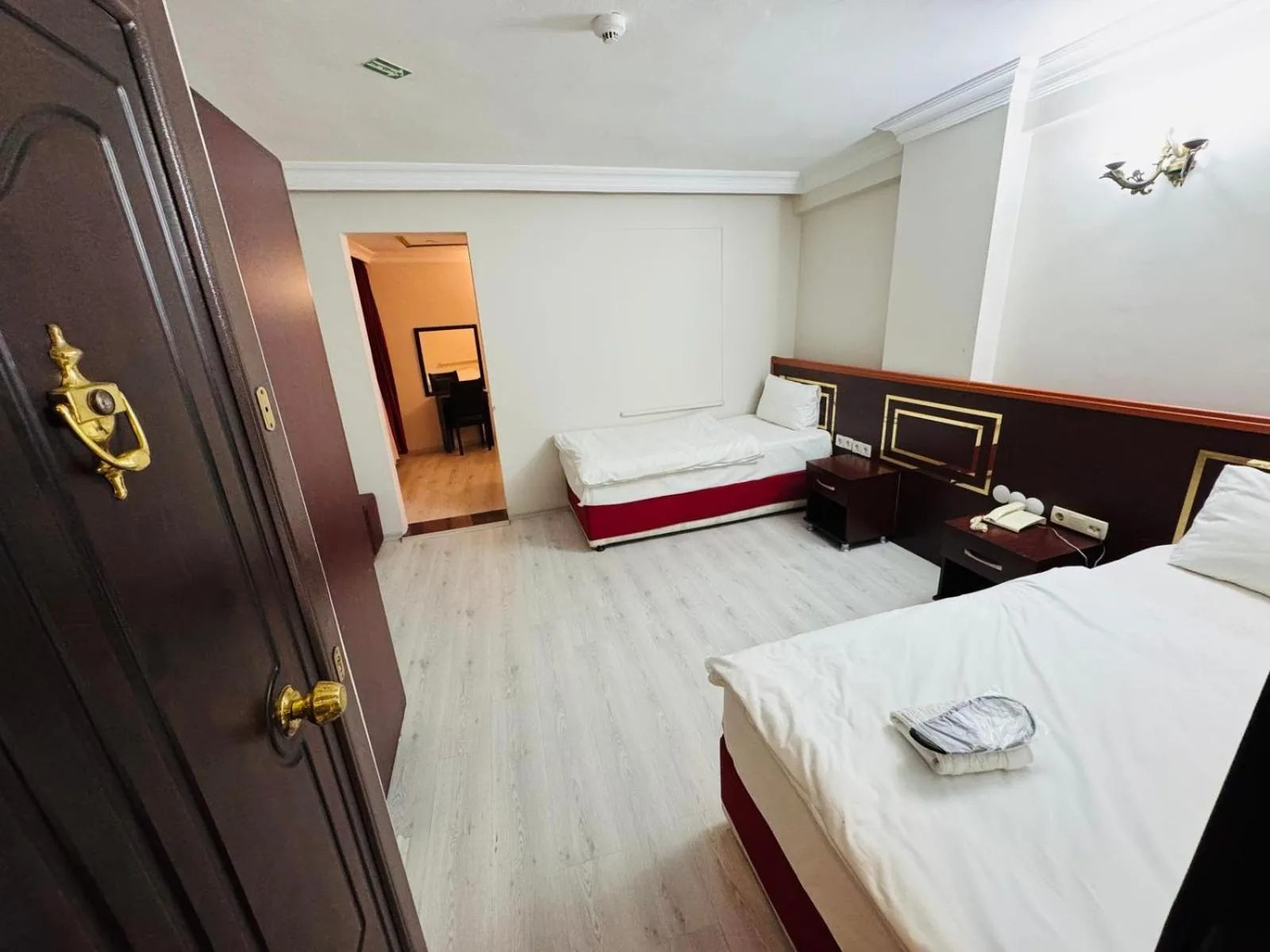 Living room, Bed in Red White Hotel