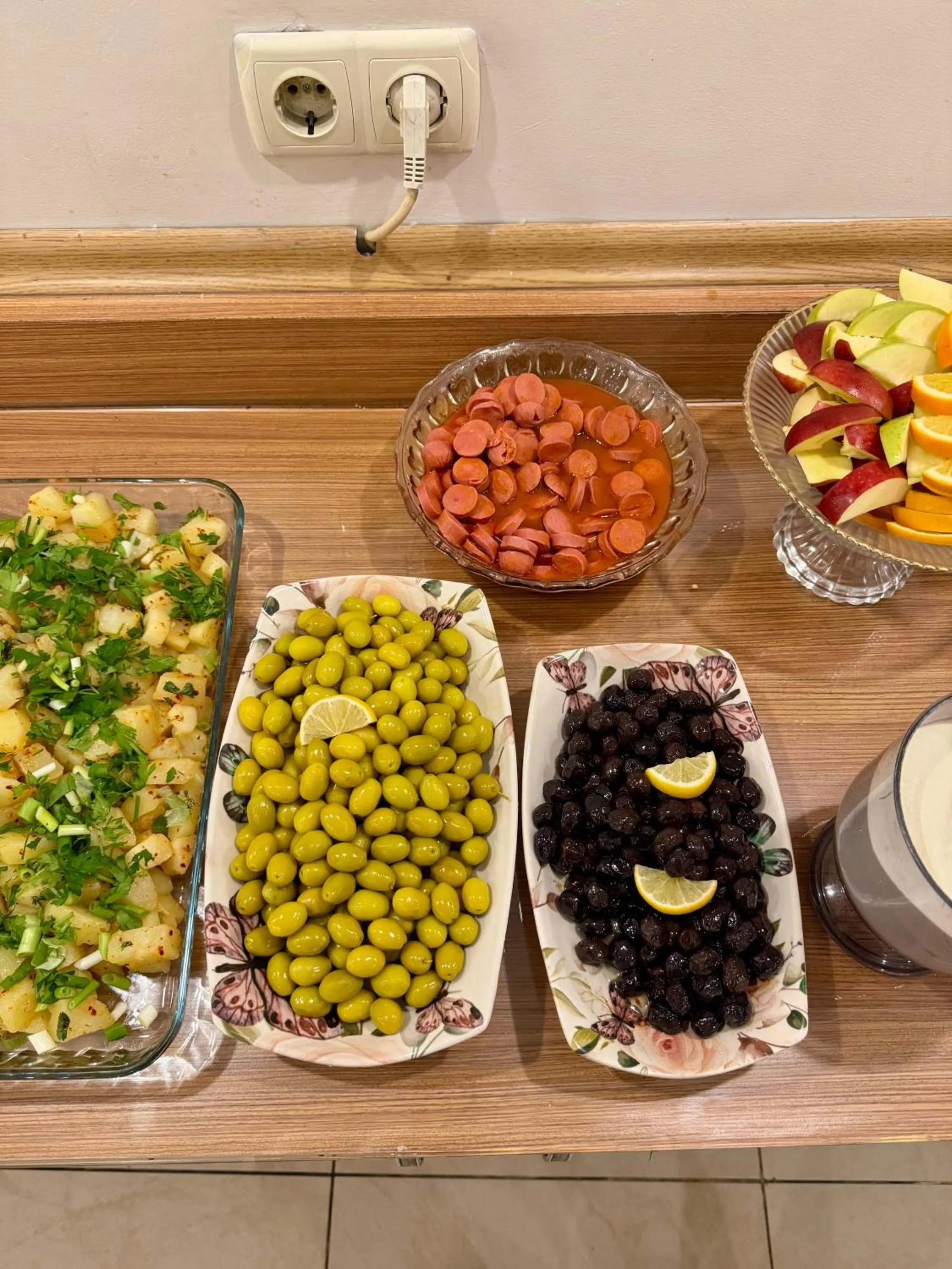 Food and drinks in Red White Hotel