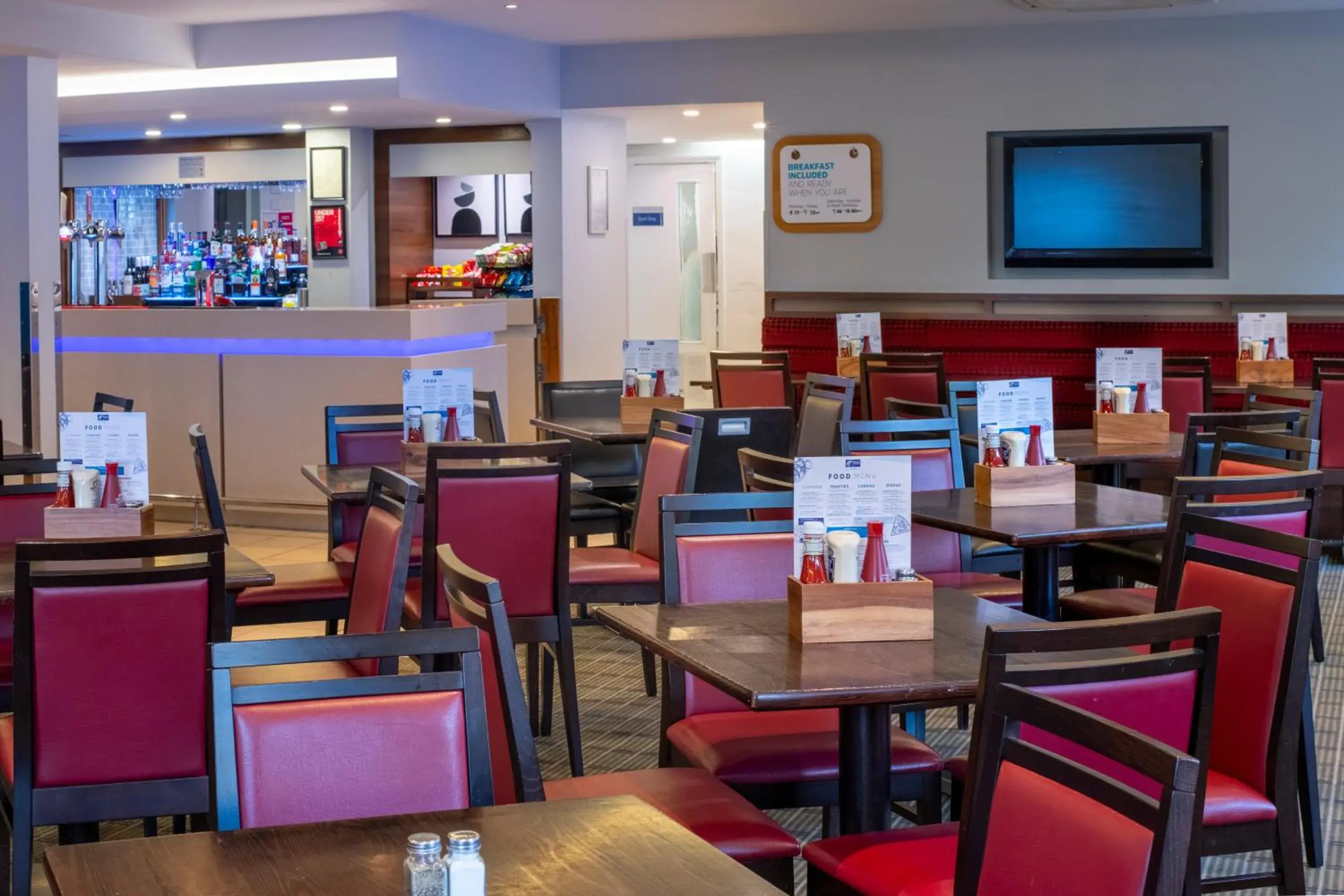 Restaurant/places to eat in Holiday Inn Express Birmingham Oldbury by IHG Restaurant/places to eat in Holiday Inn Express Birmingham Oldbury by IHG