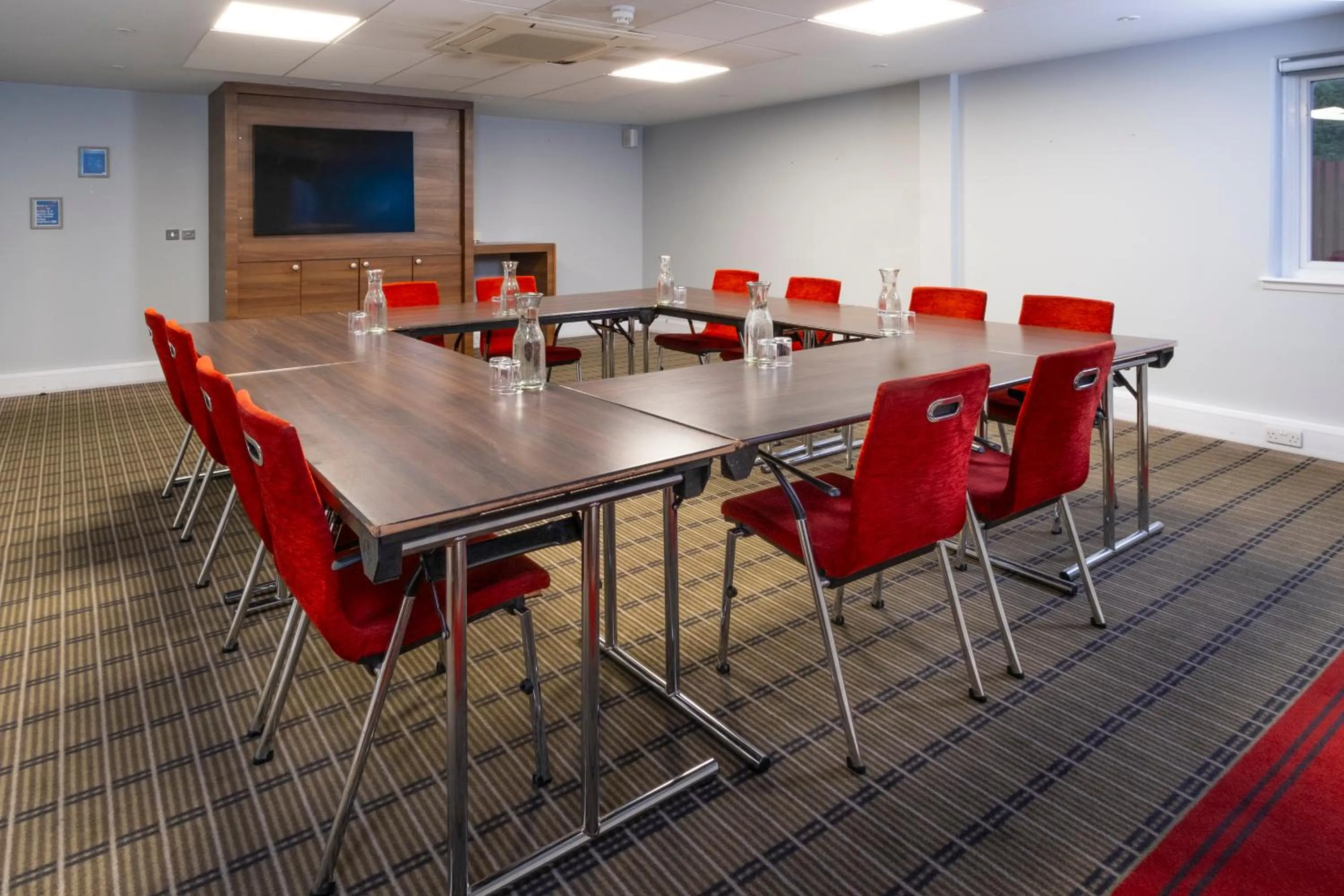 Meeting/conference room in Holiday Inn Express Birmingham Oldbury by IHG