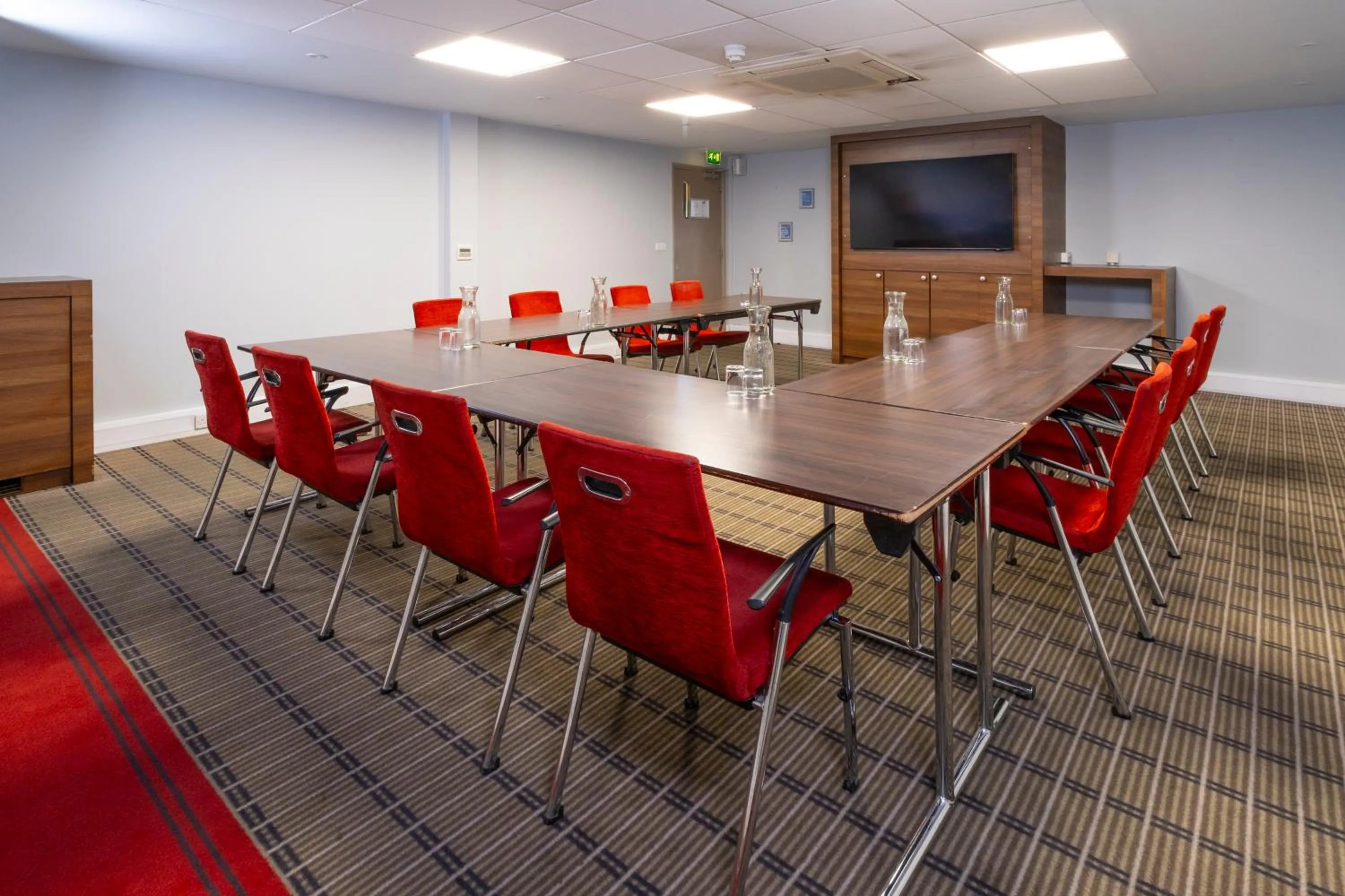 Meeting/conference room in Holiday Inn Express Birmingham Oldbury by IHG