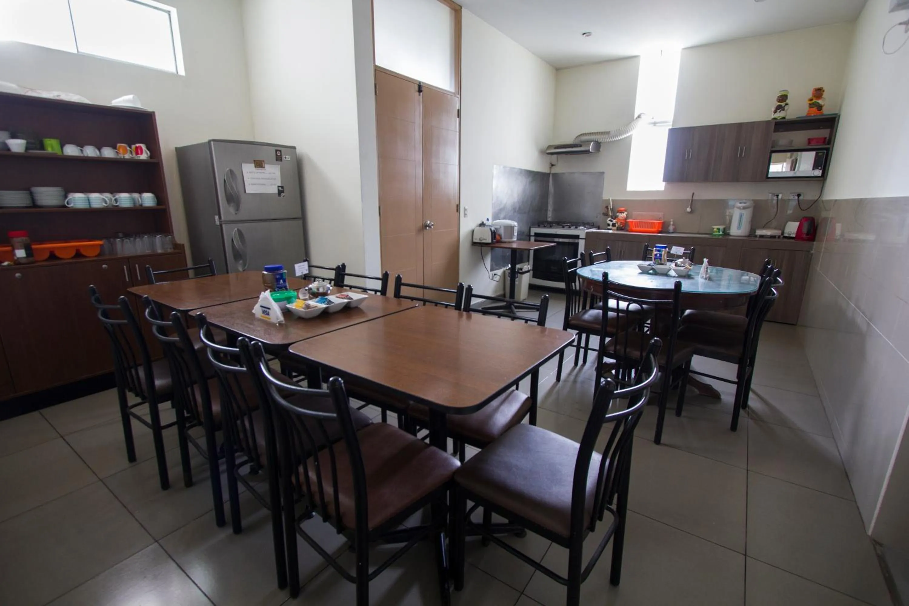 Restaurant/places to eat in Lima House Hostel