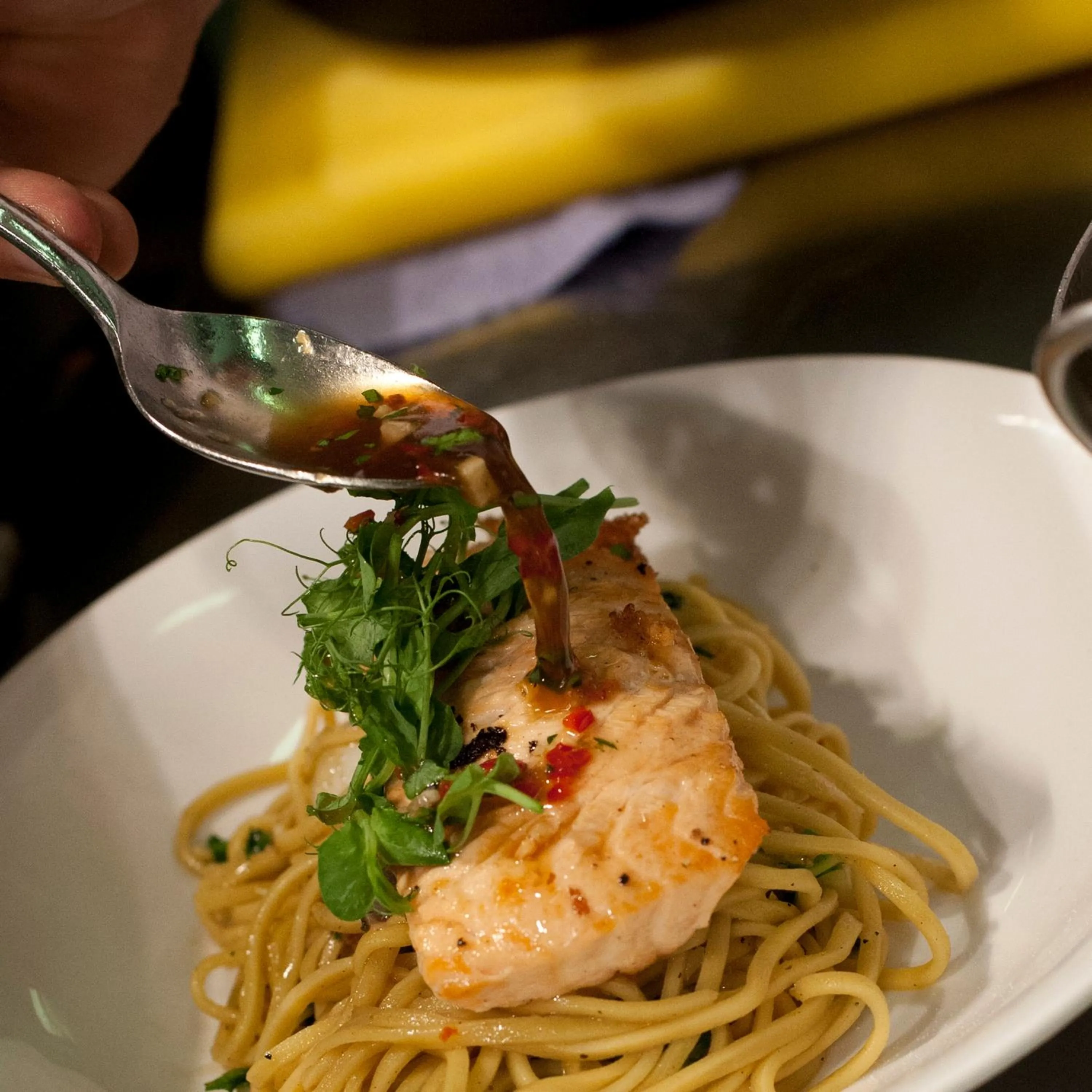 Restaurant/places to eat in Apollo Hotel