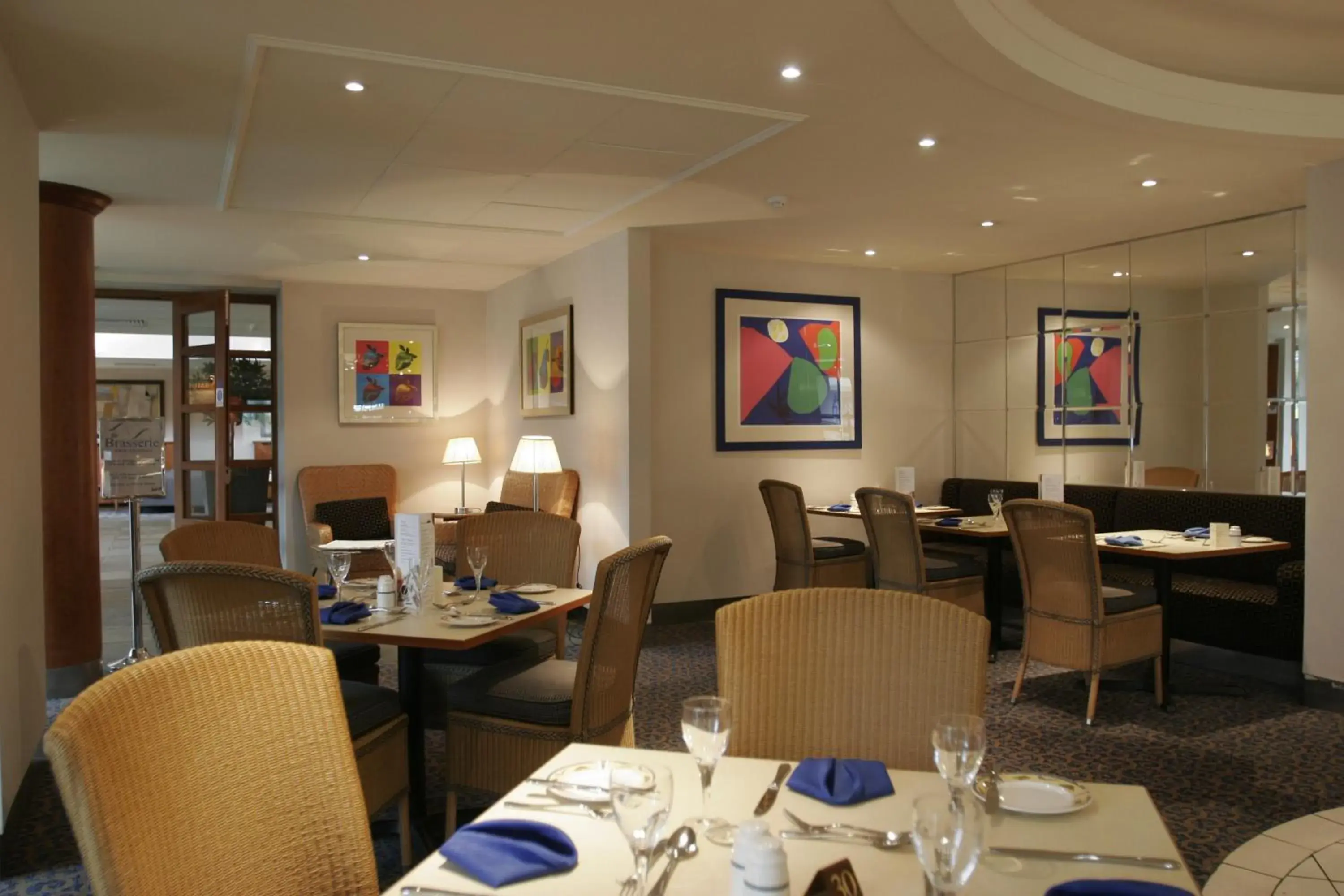 Restaurant/places to eat in Apollo Hotel Restaurant/places to eat in Apollo Hotel