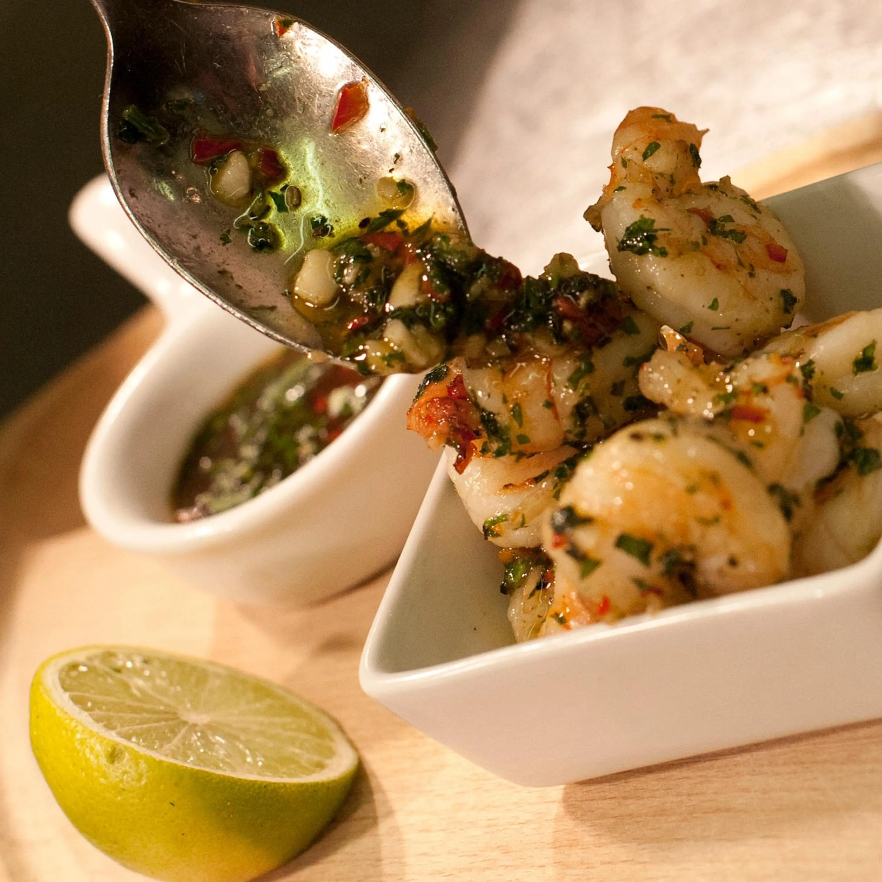 Restaurant/places to eat in Apollo Hotel