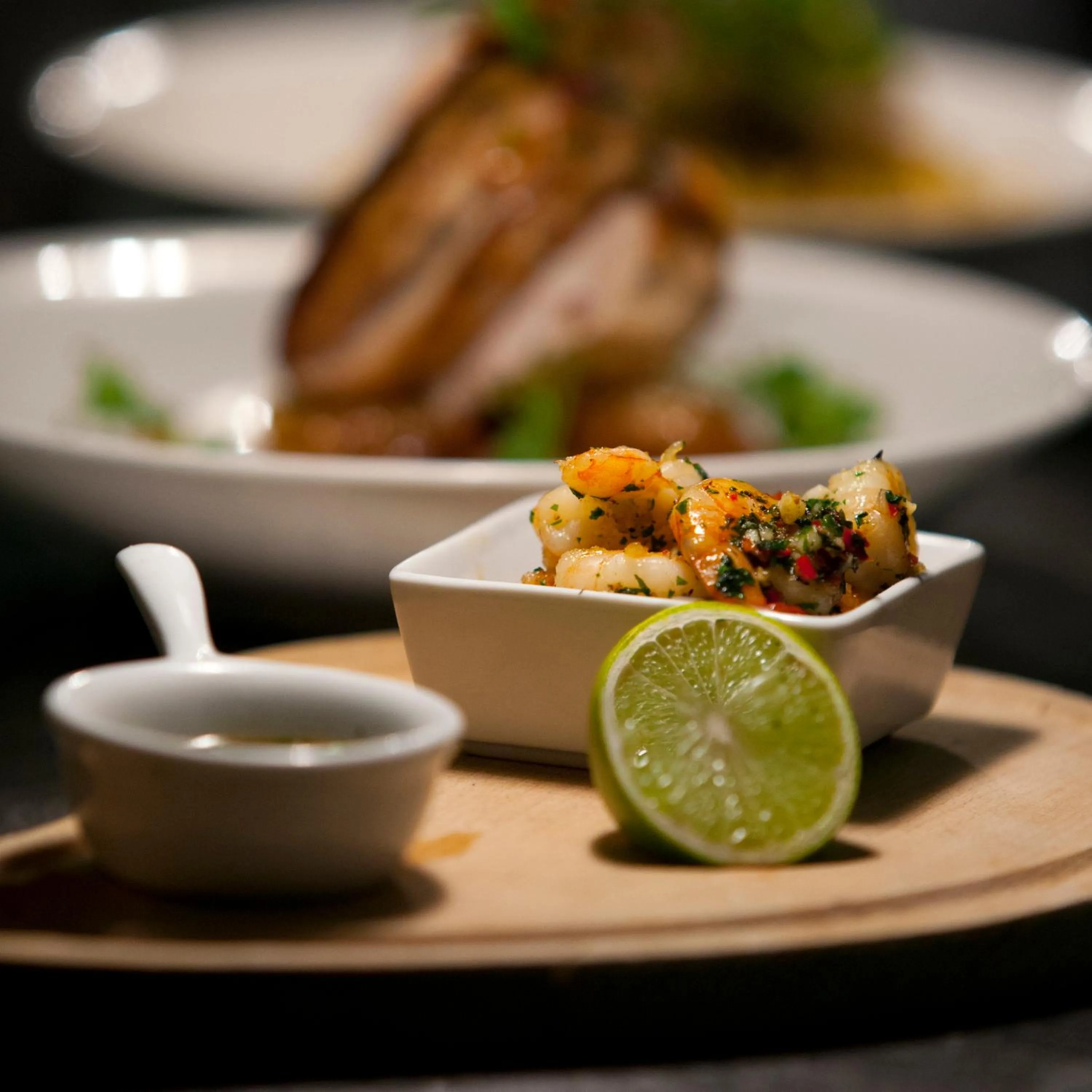 Restaurant/places to eat in Apollo Hotel