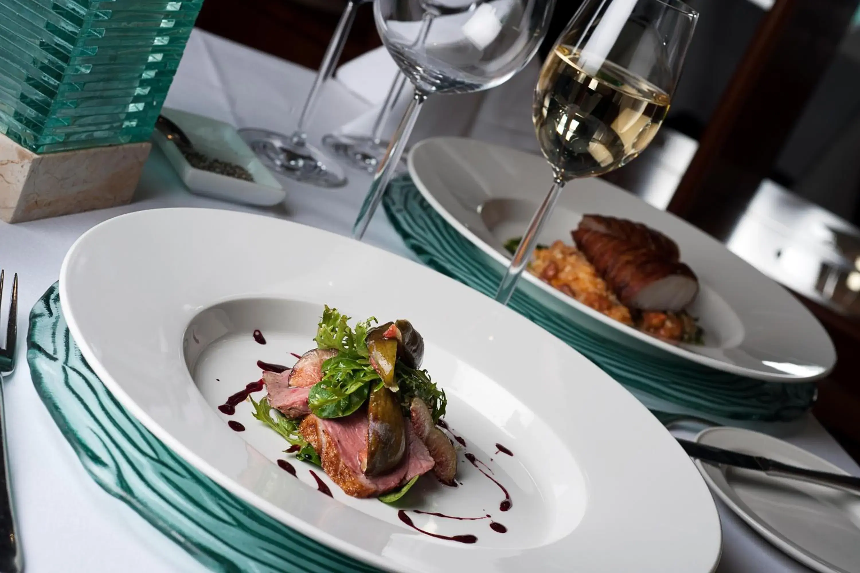 Restaurant/places to eat in Apollo Hotel Restaurant/places to eat in Apollo Hotel