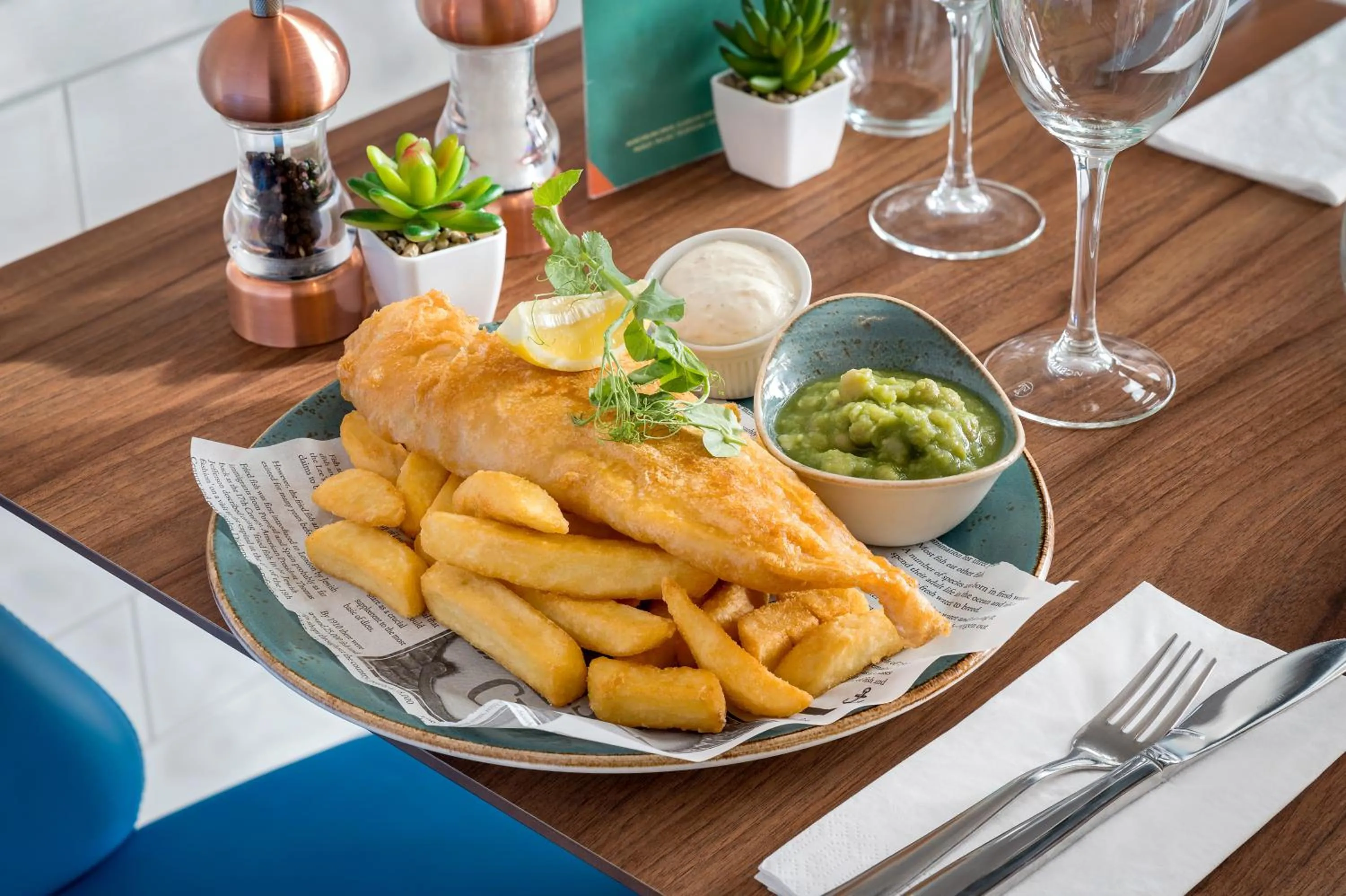 Restaurant/places to eat in Courtyard by Marriott Glasgow Airport