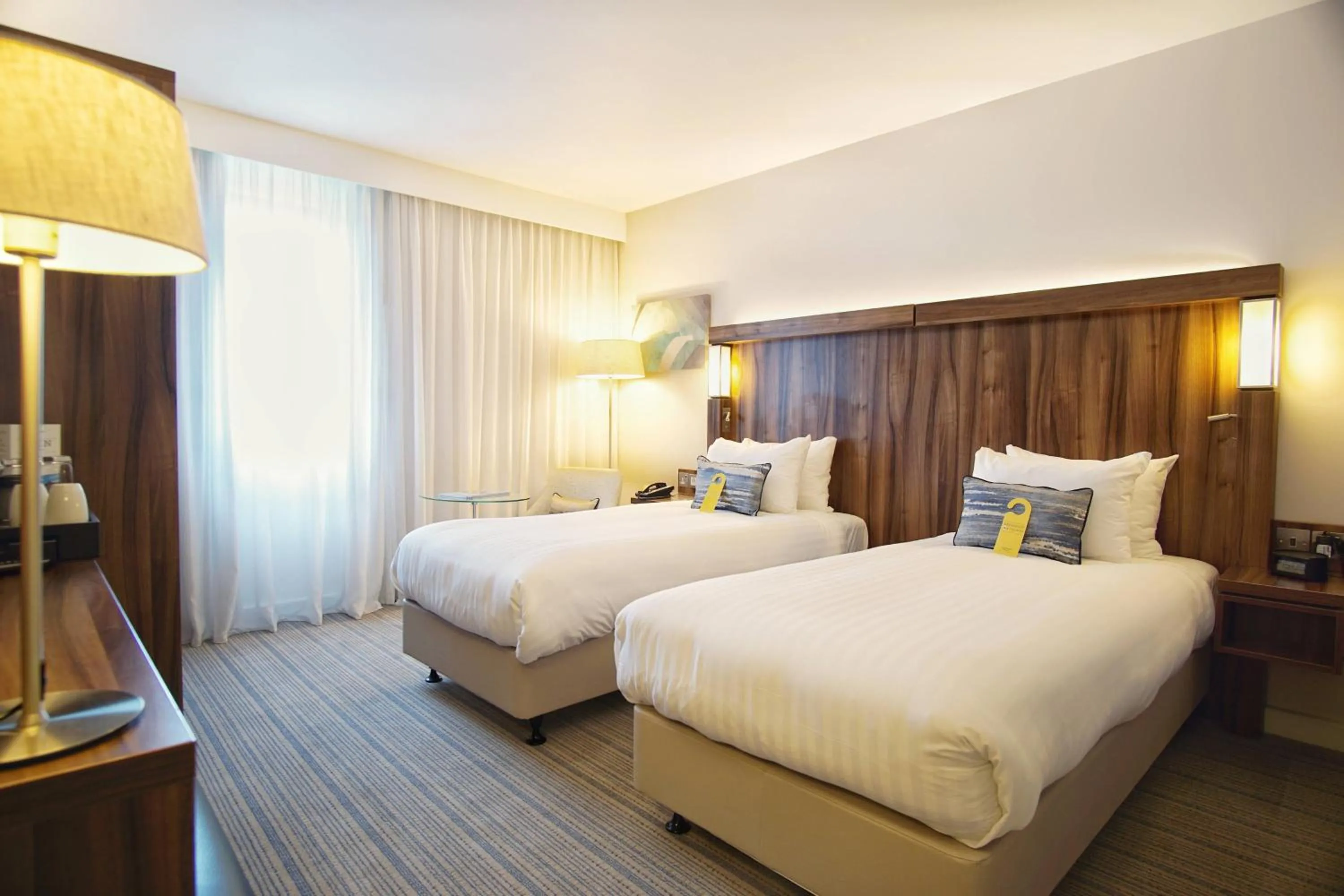 Photo of the whole room, Bed in Courtyard by Marriott Glasgow Airport