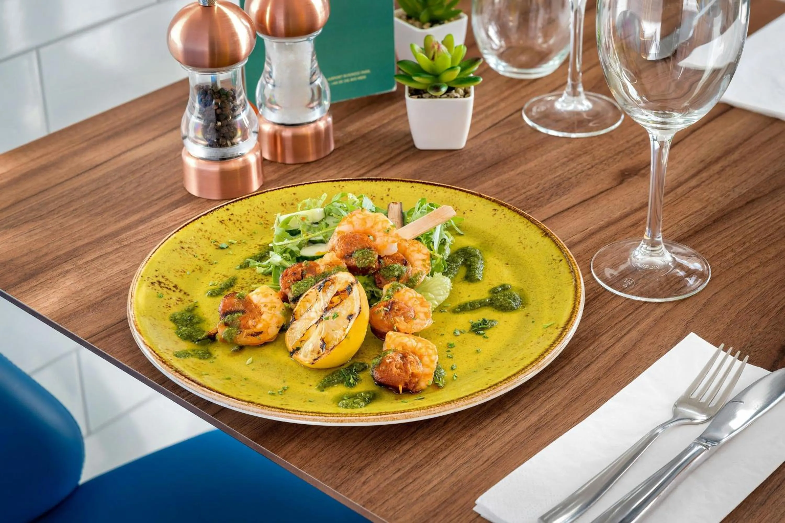 Restaurant/places to eat in Courtyard by Marriott Glasgow Airport