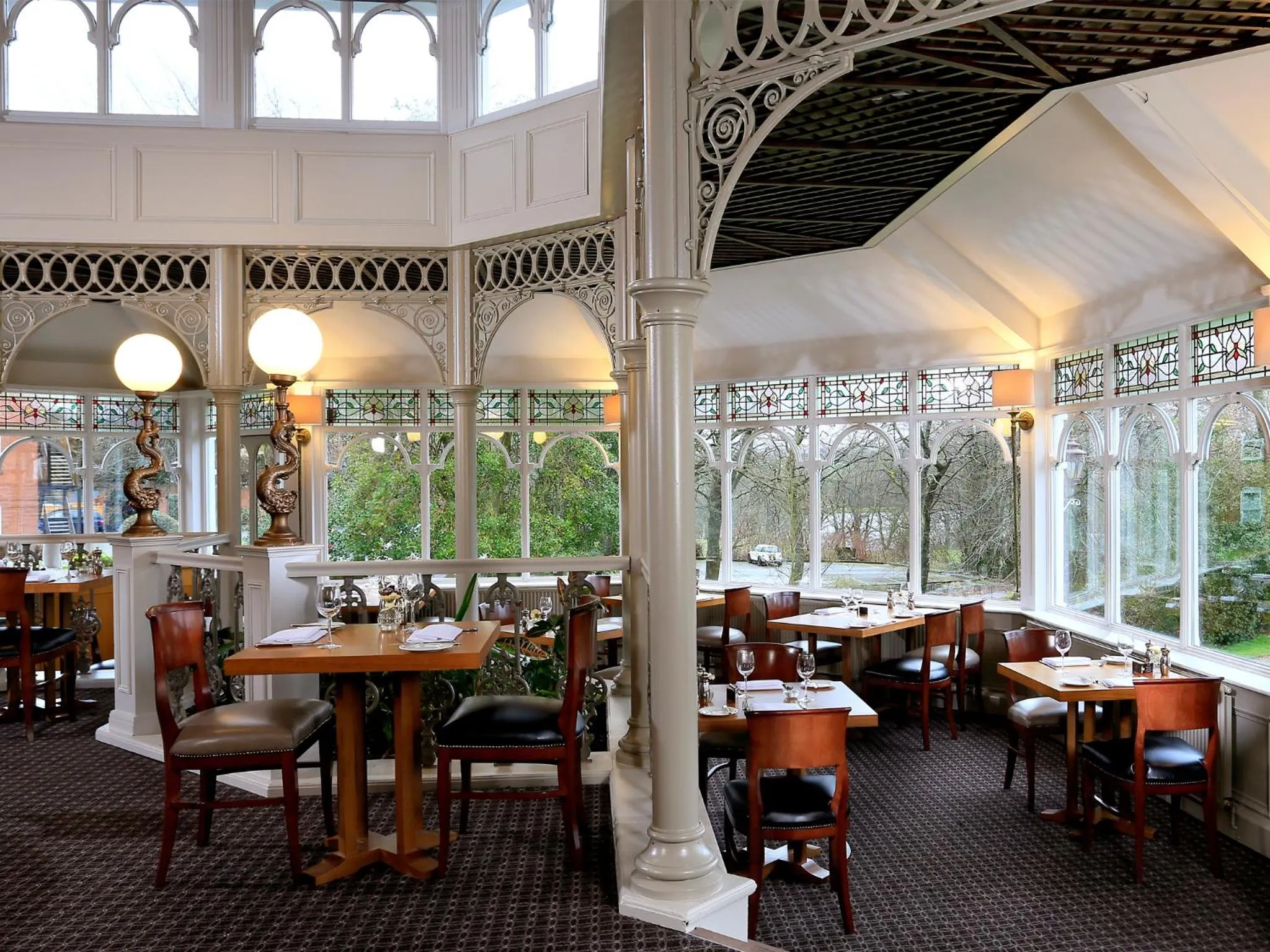 Restaurant/places to eat in Macdonald Kilhey Court Hotel