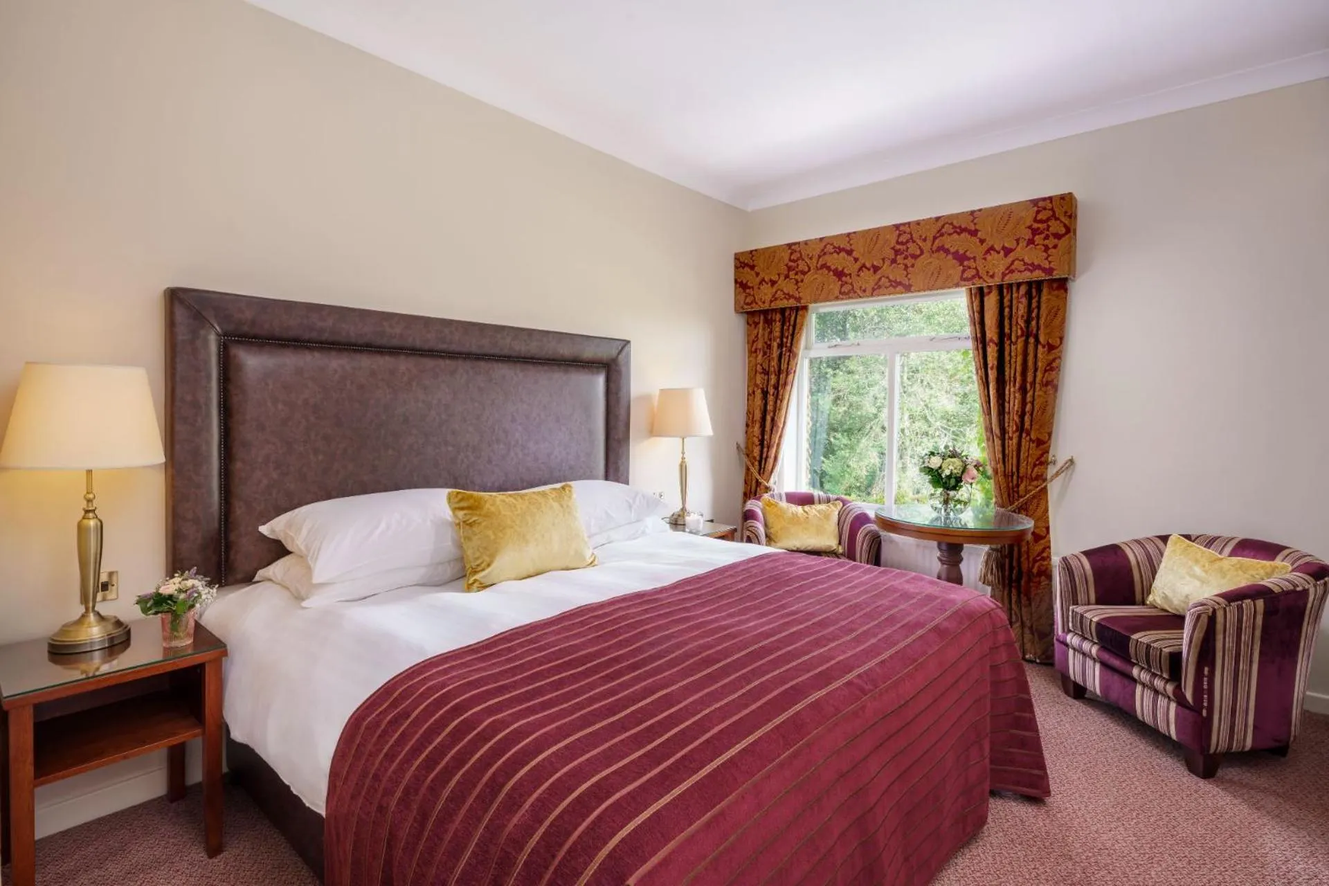 Bedroom, Bed in Macdonald Kilhey Court Hotel