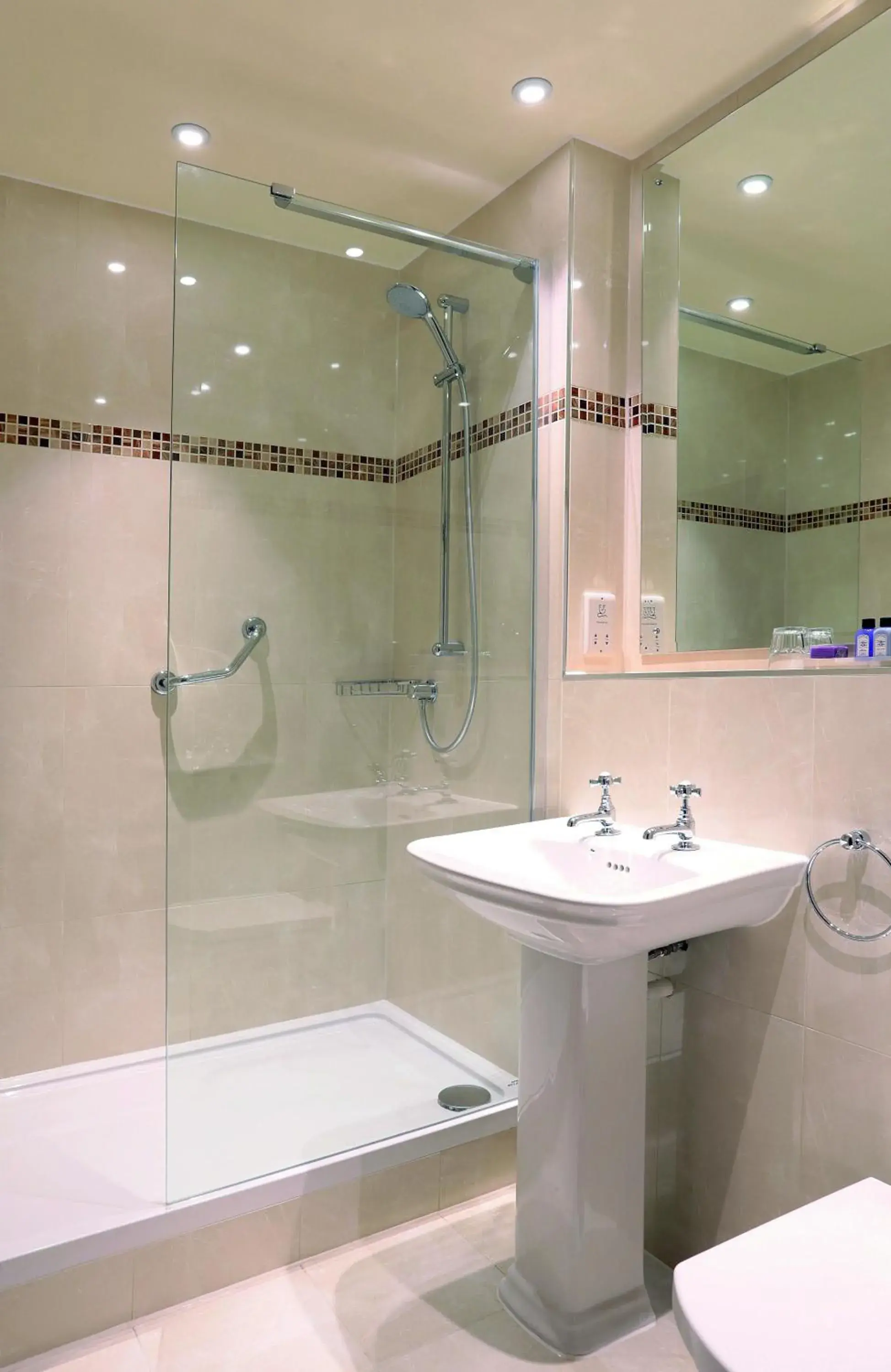 Executive Twin or Double Room in Macdonald Kilhey Court Hotel Executive Twin or Double Room in Macdonald Kilhey Court Hotel