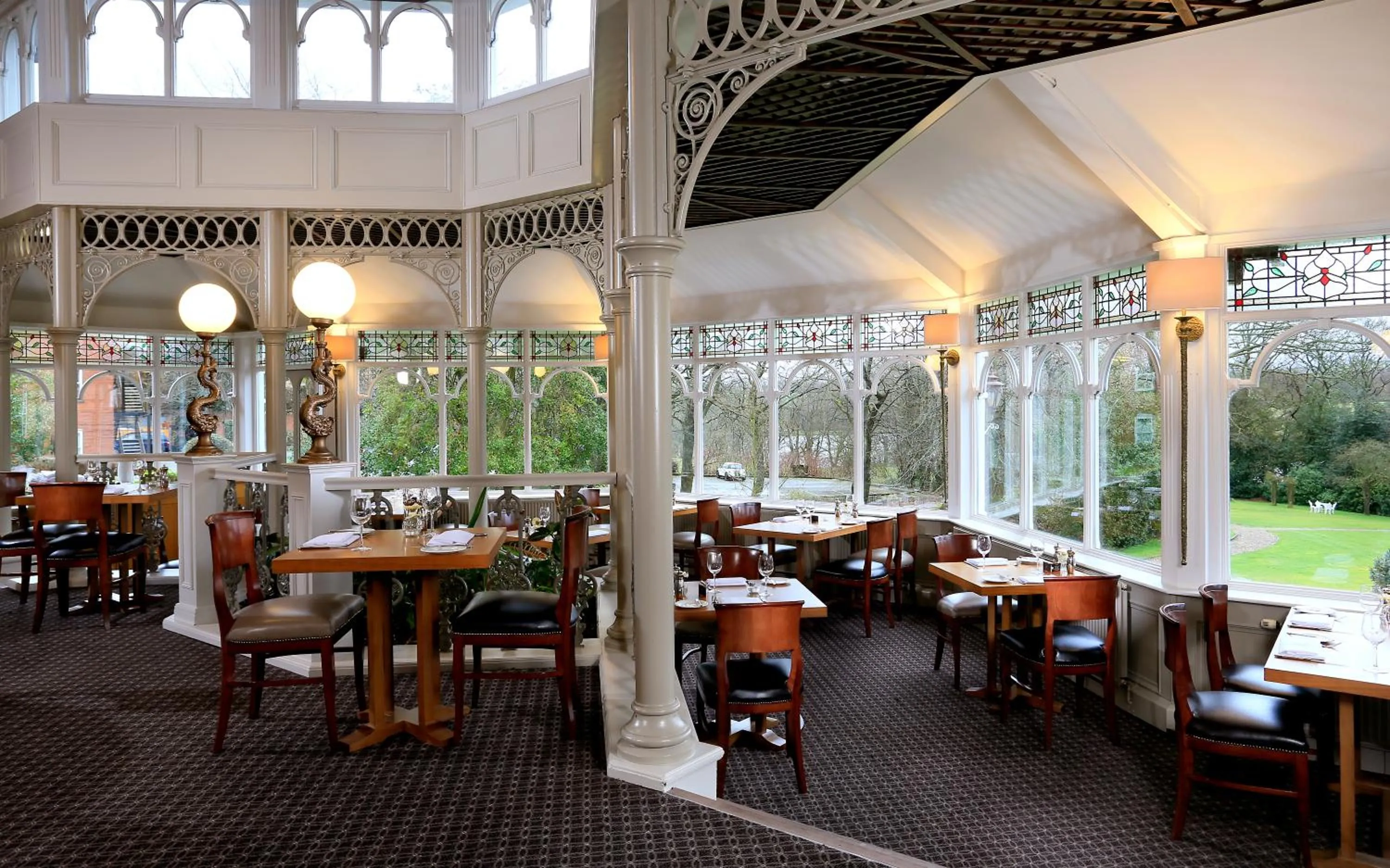 Restaurant/places to eat in Macdonald Kilhey Court Hotel