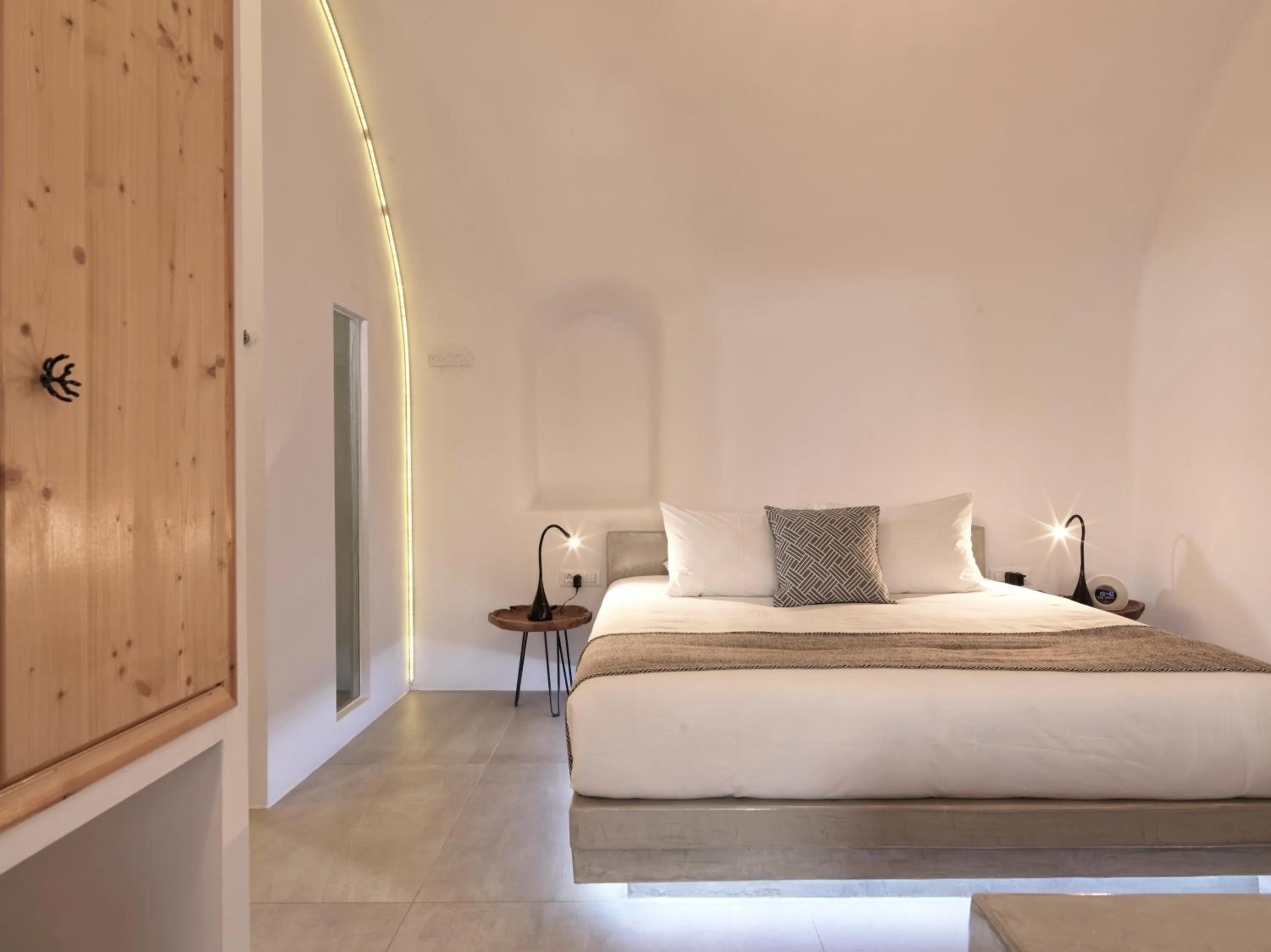 Bedroom, Bed in Elysian Santorini