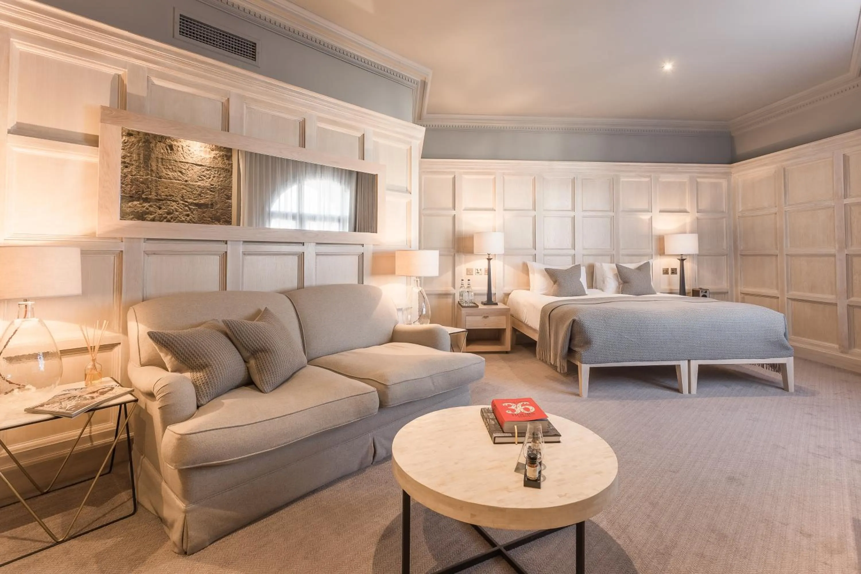 Photo of the whole room, Bed in The Scotsman Hotel