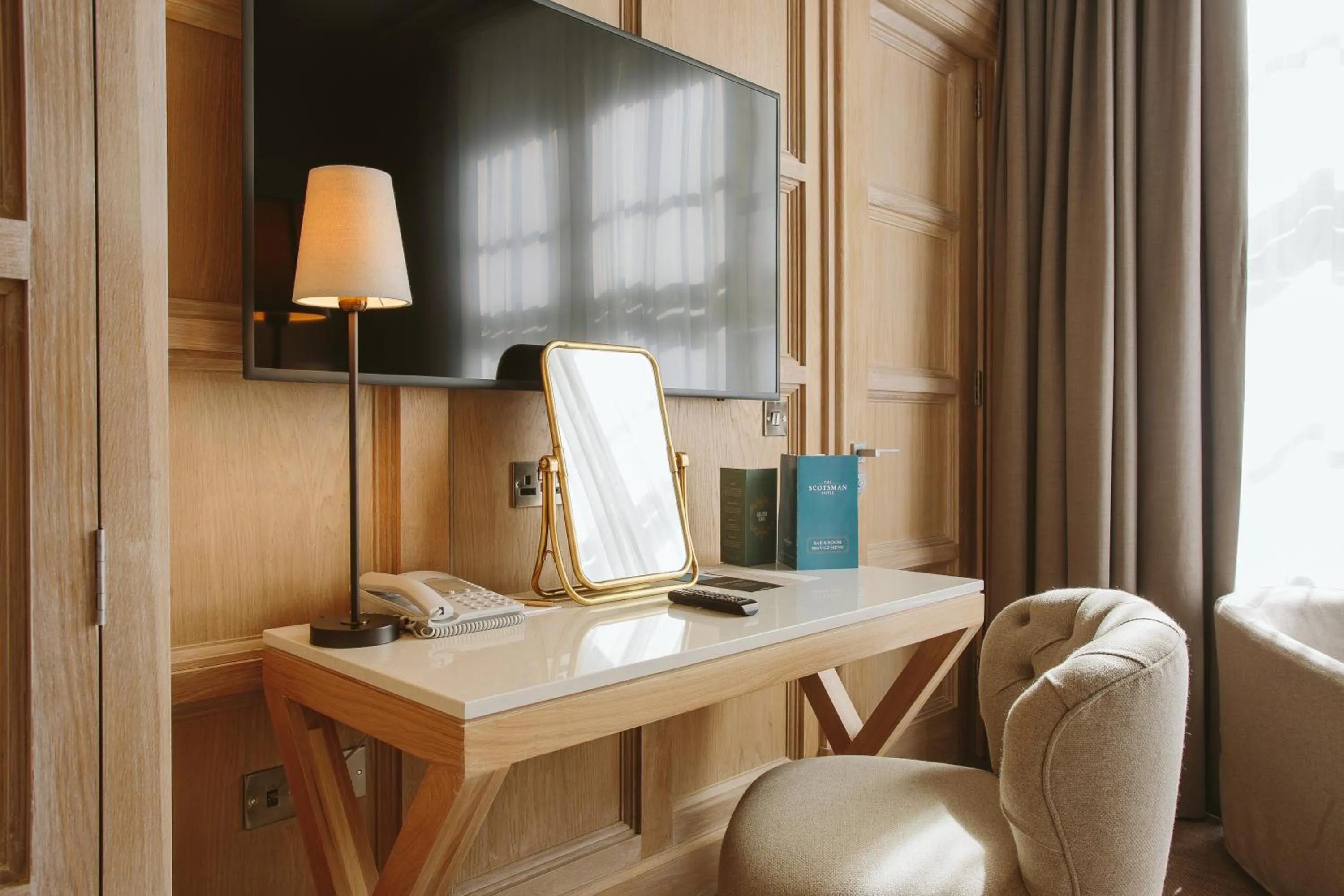 TV and multimedia in The Scotsman Hotel