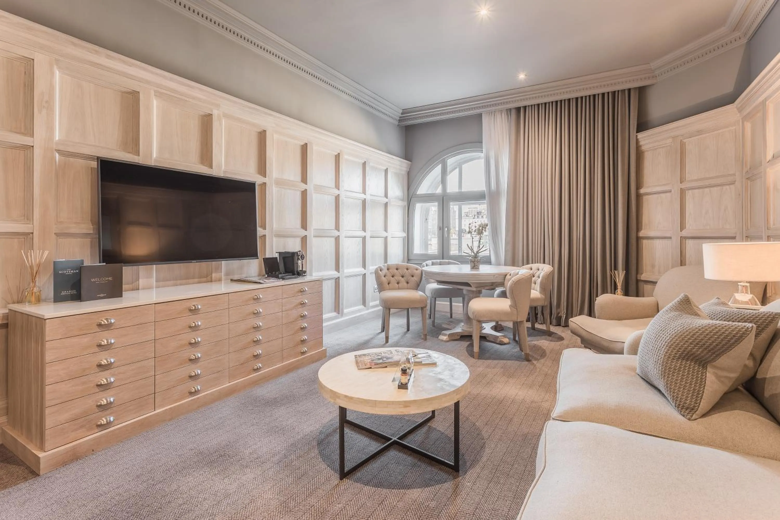 TV and multimedia in The Scotsman Hotel