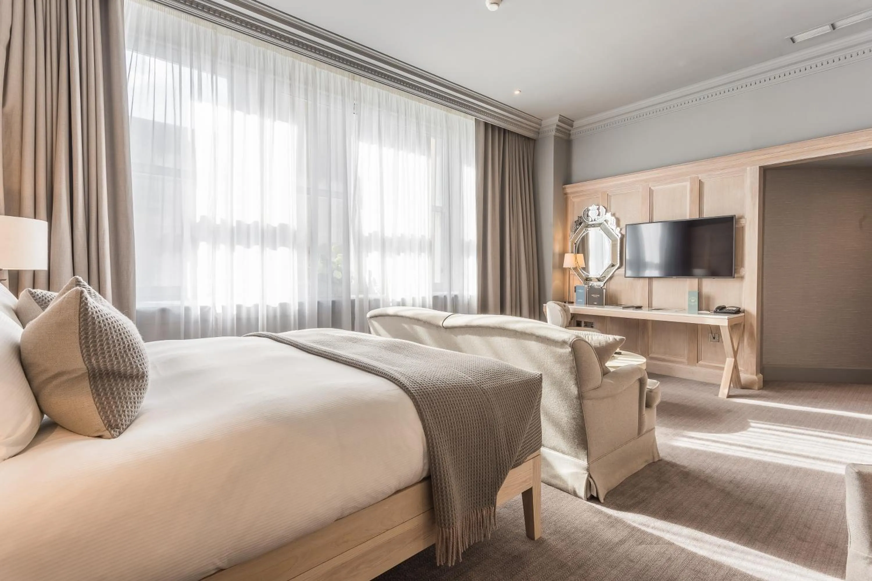 TV and multimedia, Bed in The Scotsman Hotel