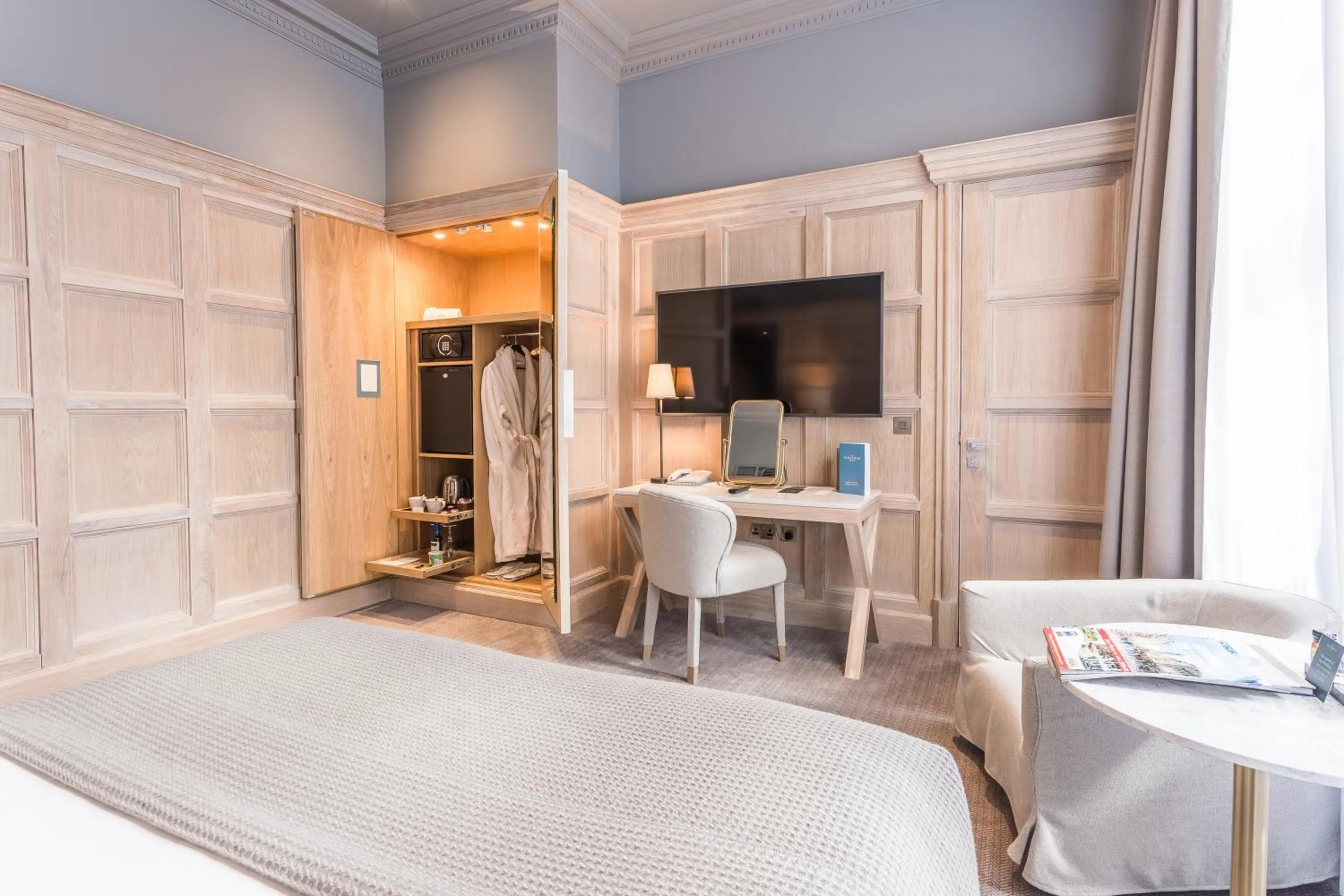 TV and multimedia, Bed in The Scotsman Hotel