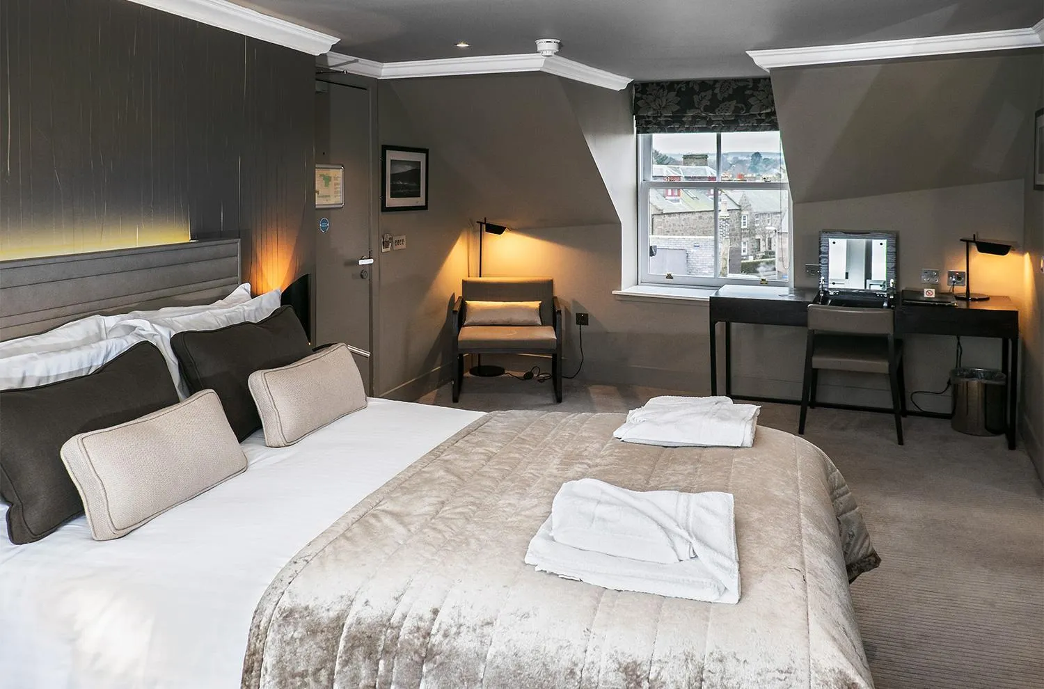 Bedroom, Bed in The Marine Hotel