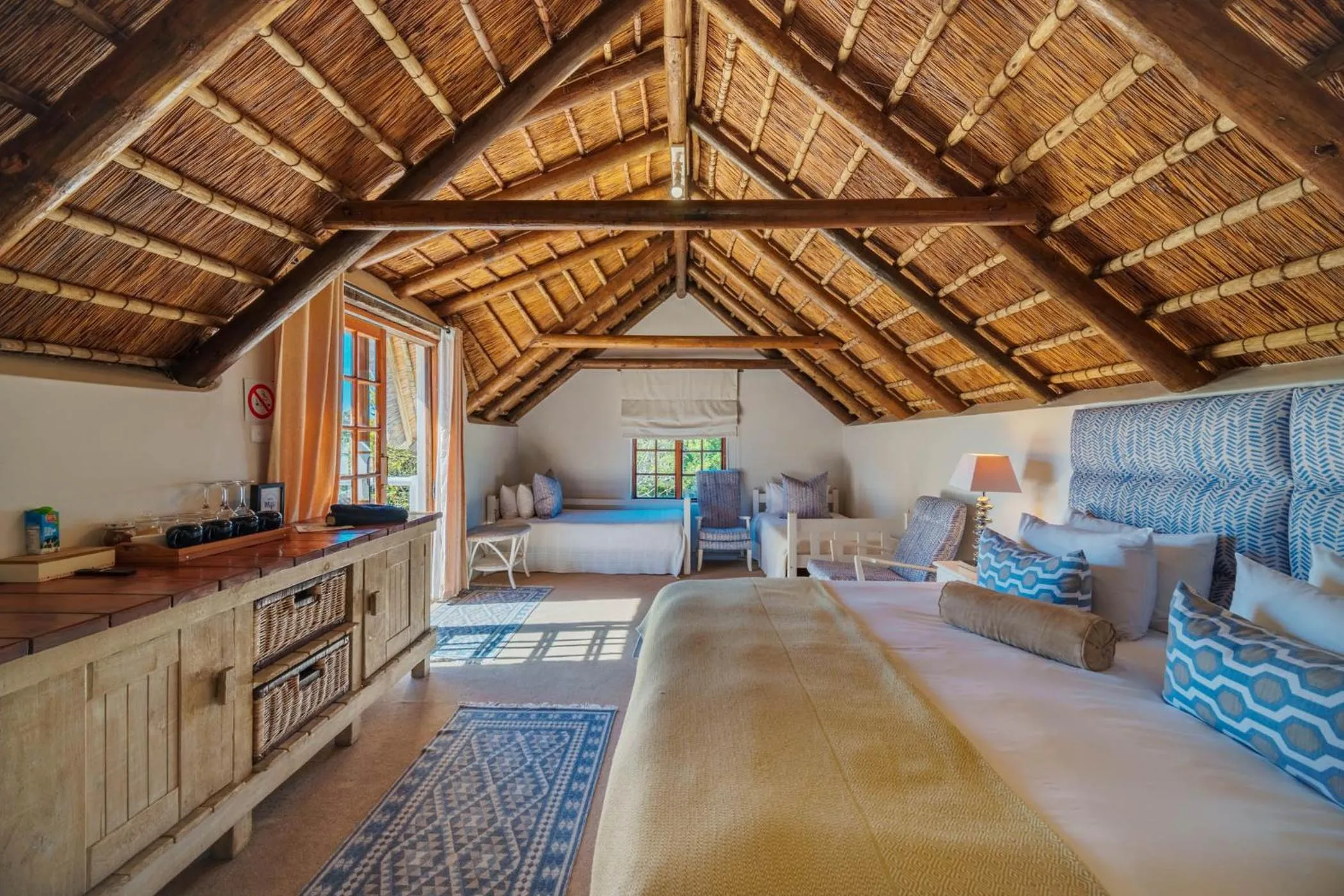 Family Bungalow - single occupancy in Cottage on College