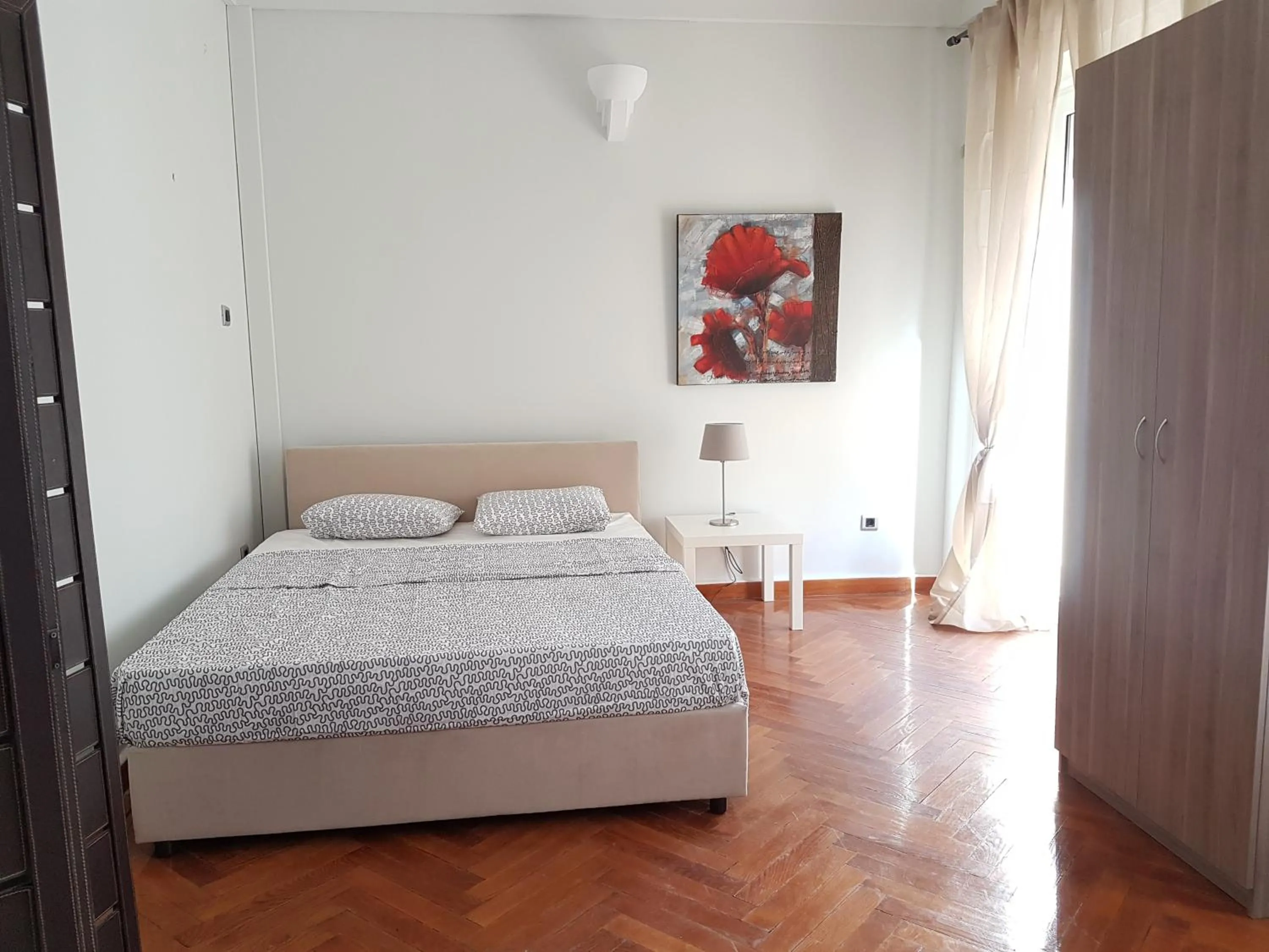 Errathens Pine Red and Taupe - Athens Center