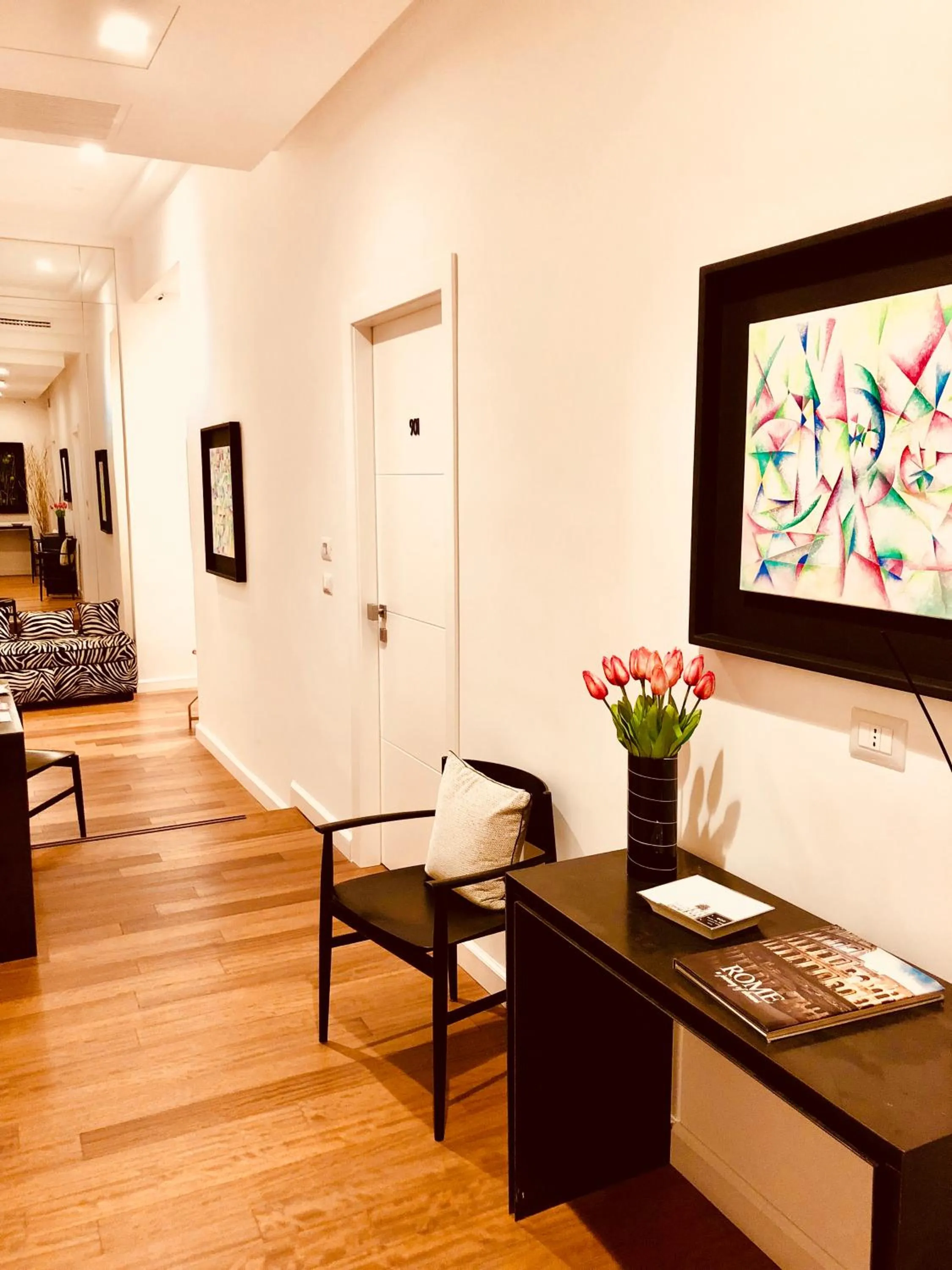 Lobby or reception in 900 Piazza del Popolo
