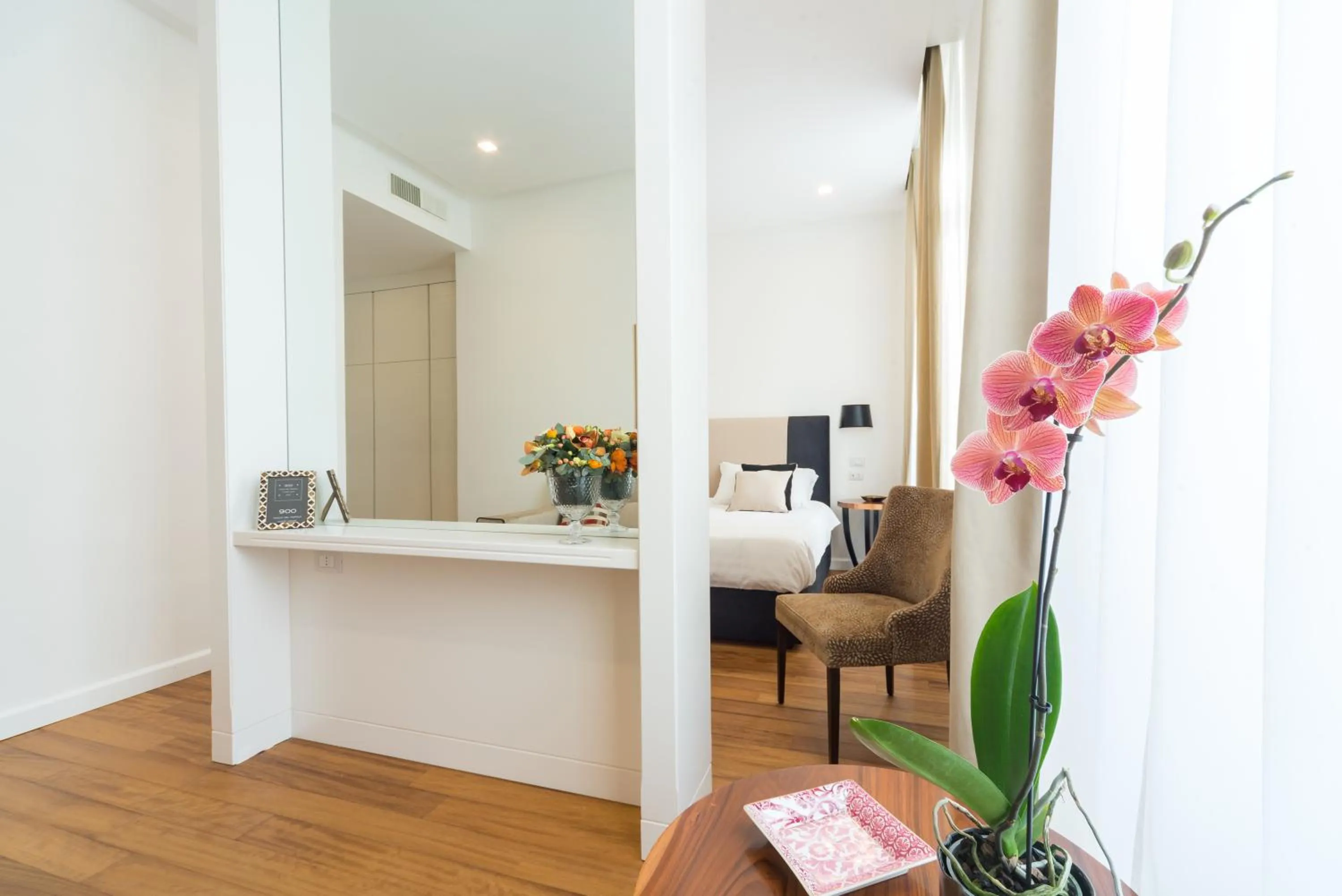 Bedroom in 900 Piazza del Popolo