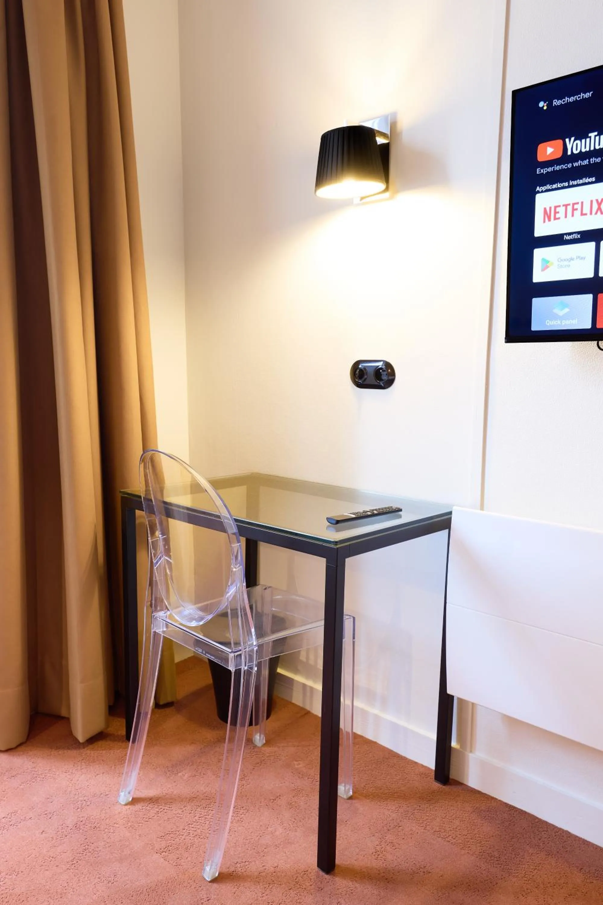 Photo of the whole room in Hôtel Henri IV