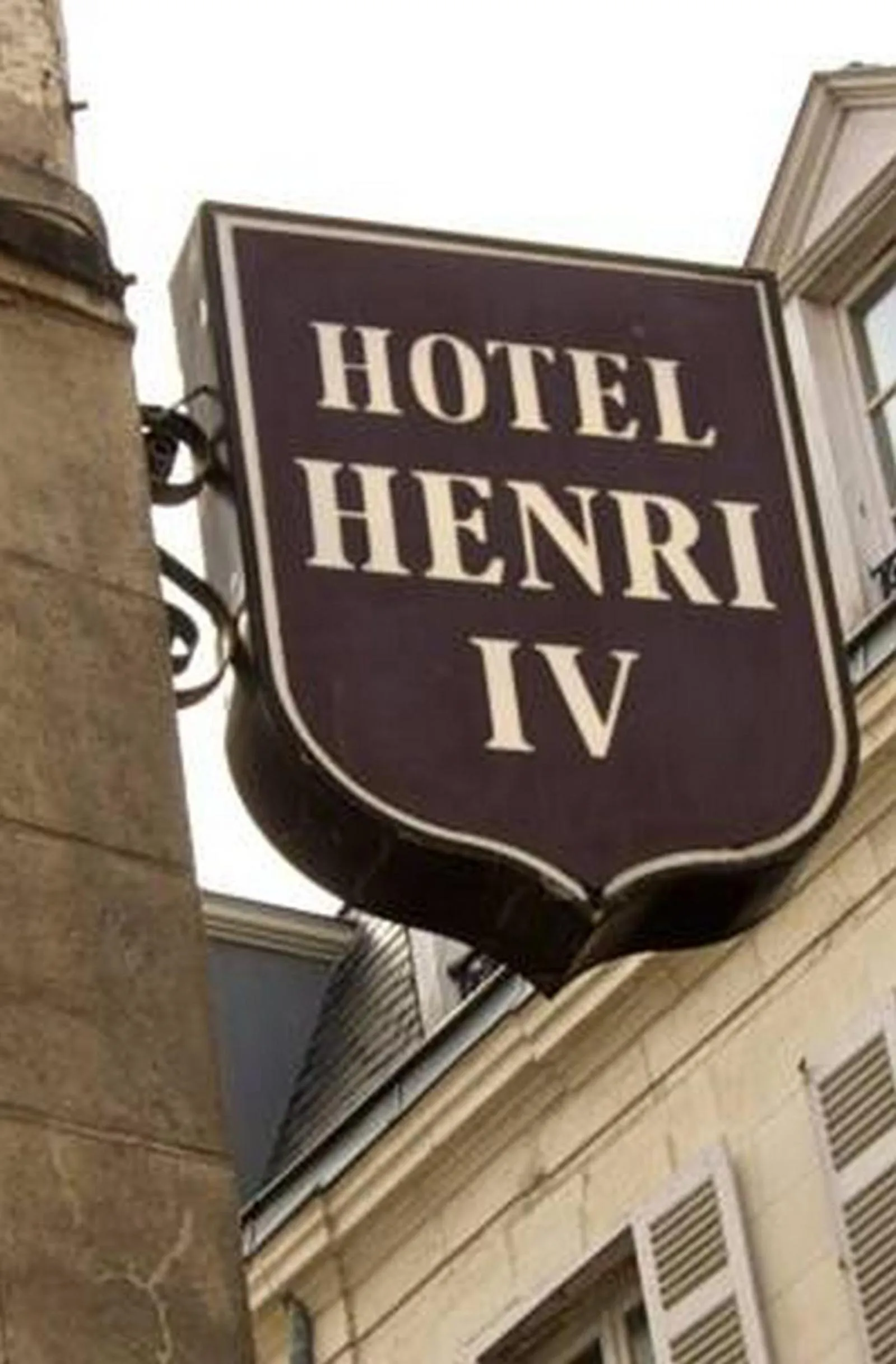 Facade/entrance in Hôtel Henri IV