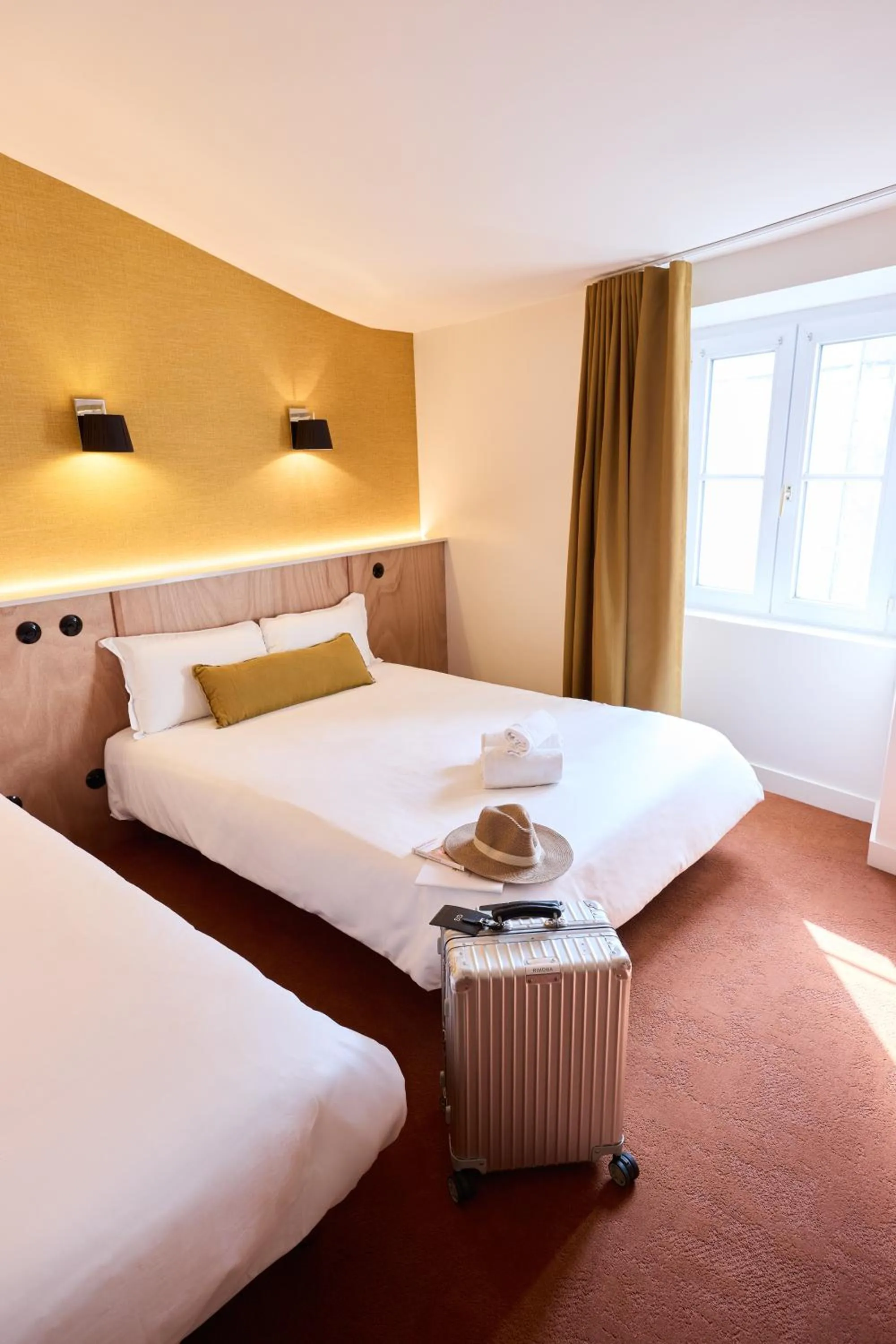 Bed in Hôtel Henri IV