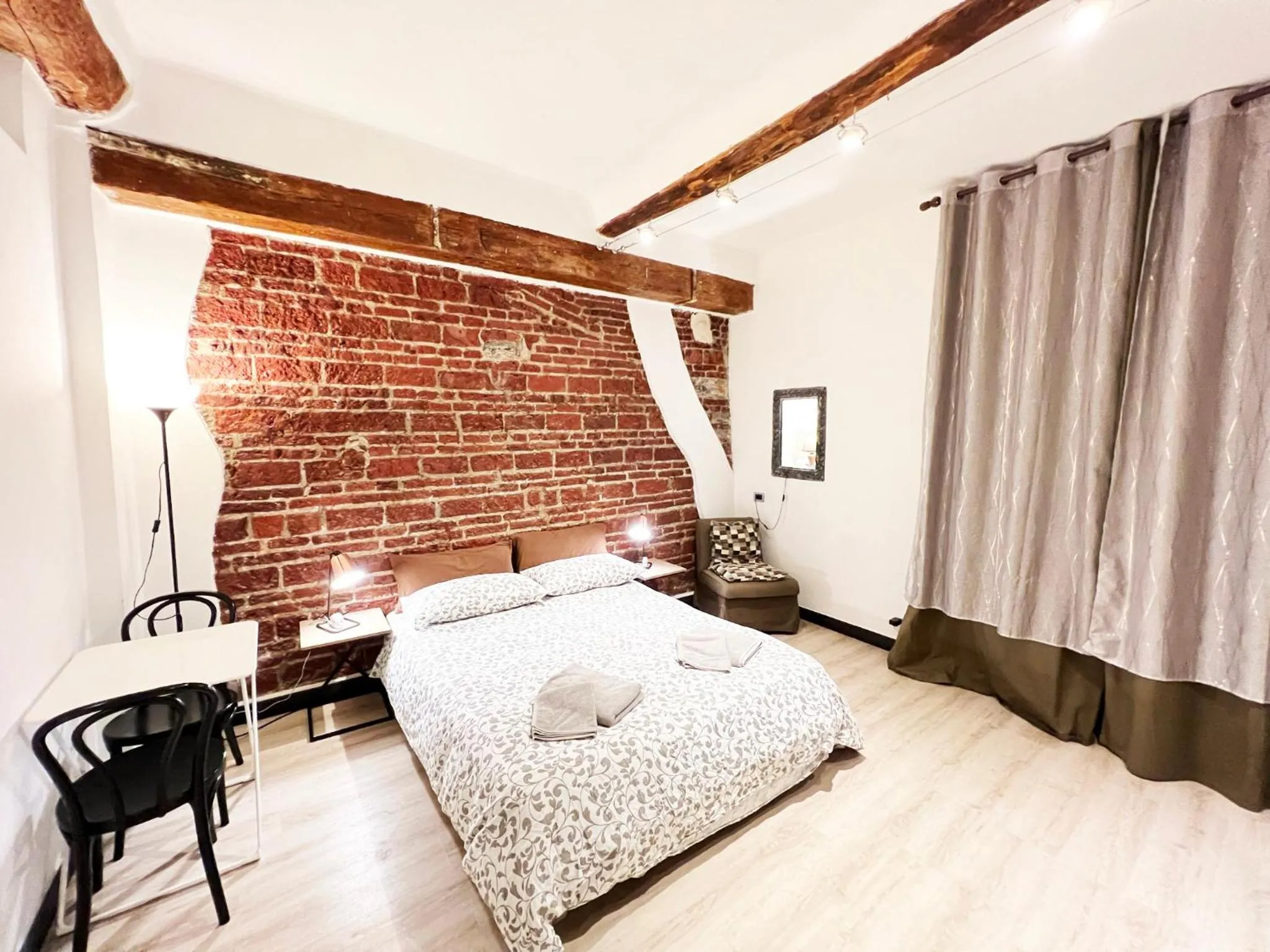 Bed in Garibaldi Apartment - Red lights district
