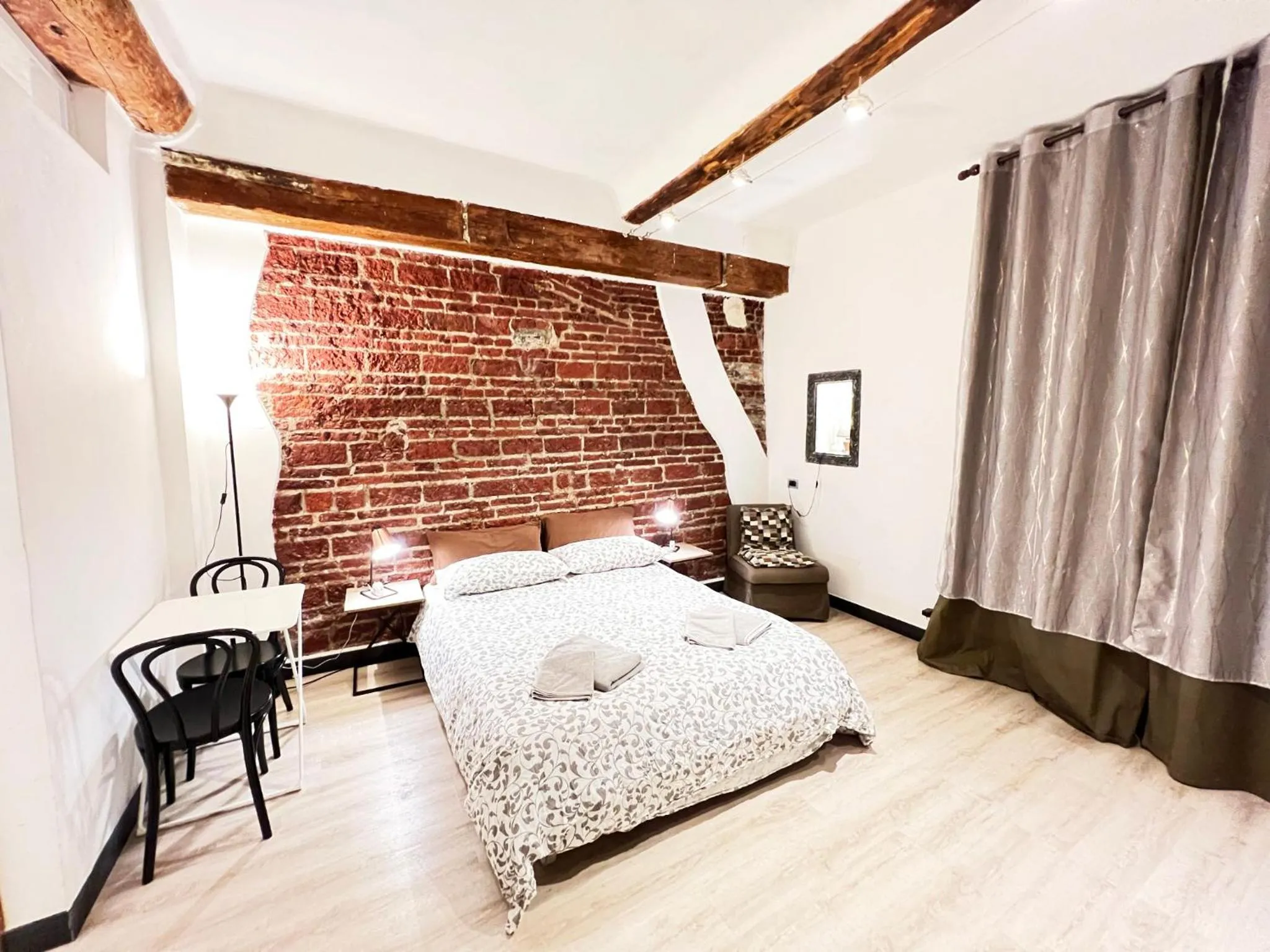 Bed in Garibaldi Apartment - Red lights district