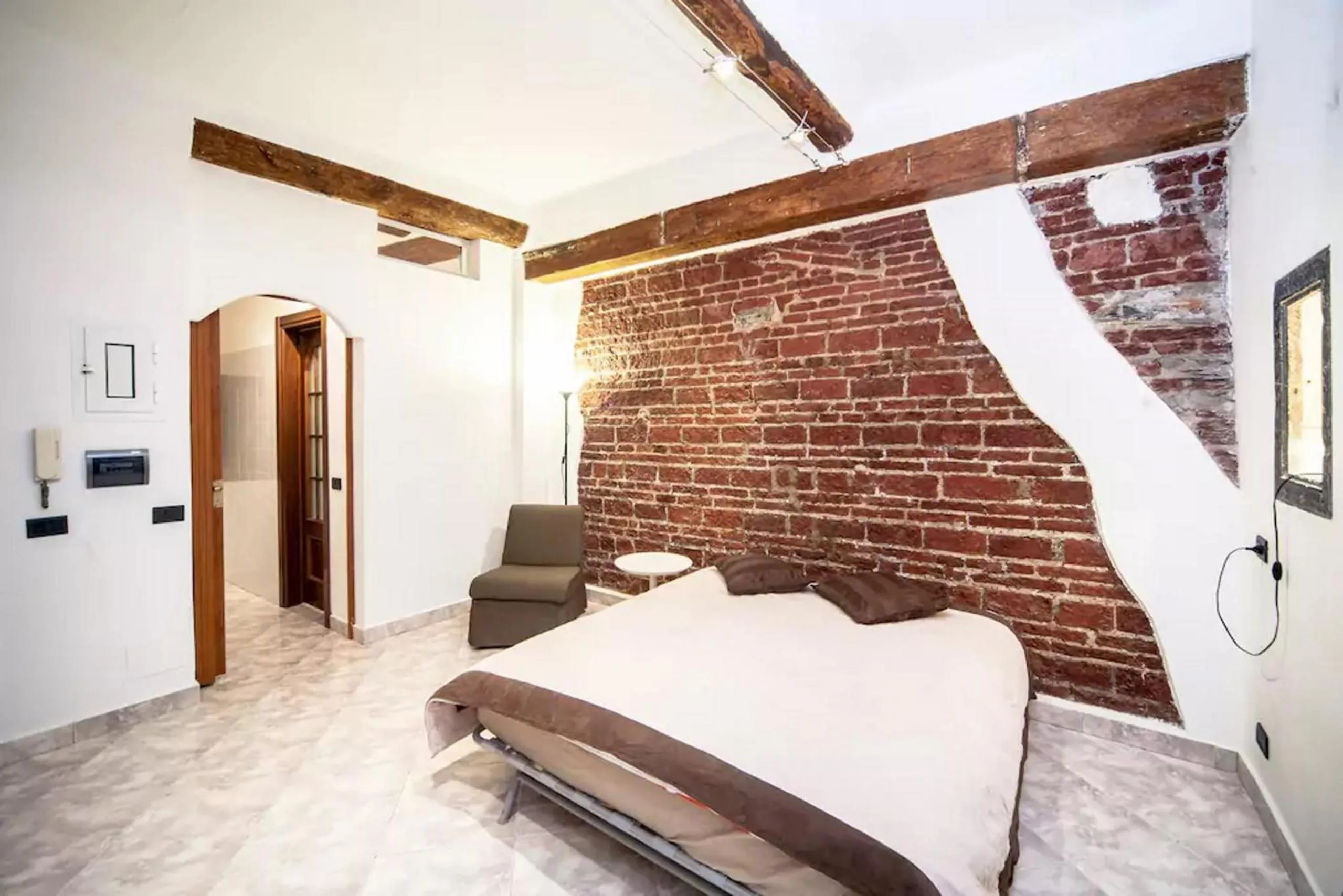 Photo of the whole room, Bed in Garibaldi Apartment - Red lights district