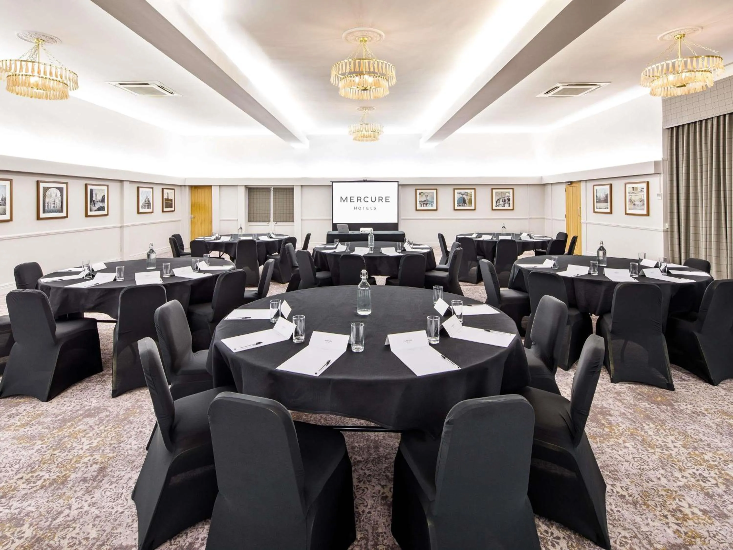 Meeting/conference room in Mercure Oxford Hawkwell House Hotel