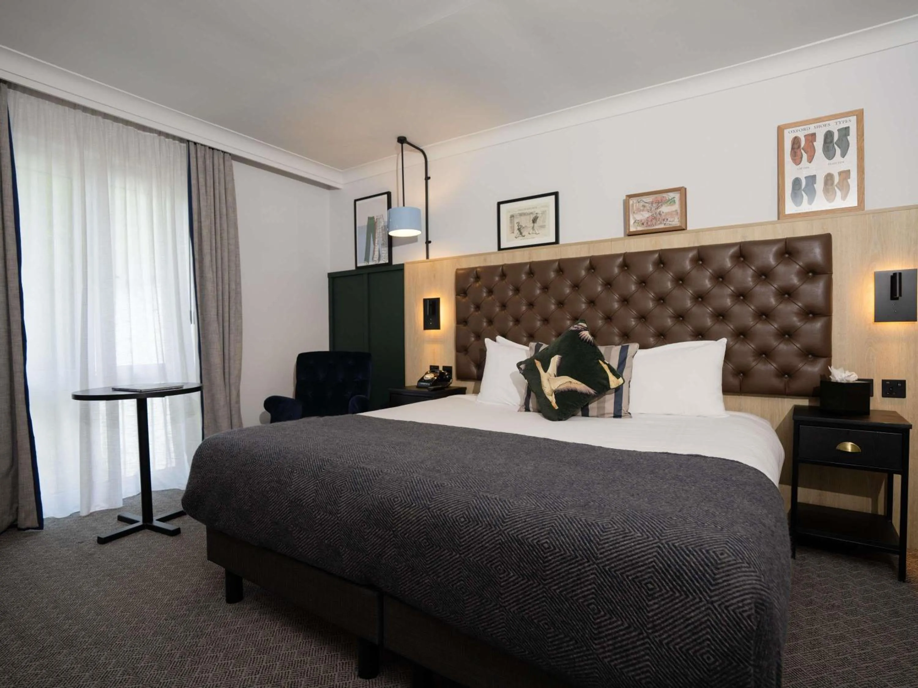 Bedroom, Bed in Mercure Oxford Hawkwell House Hotel