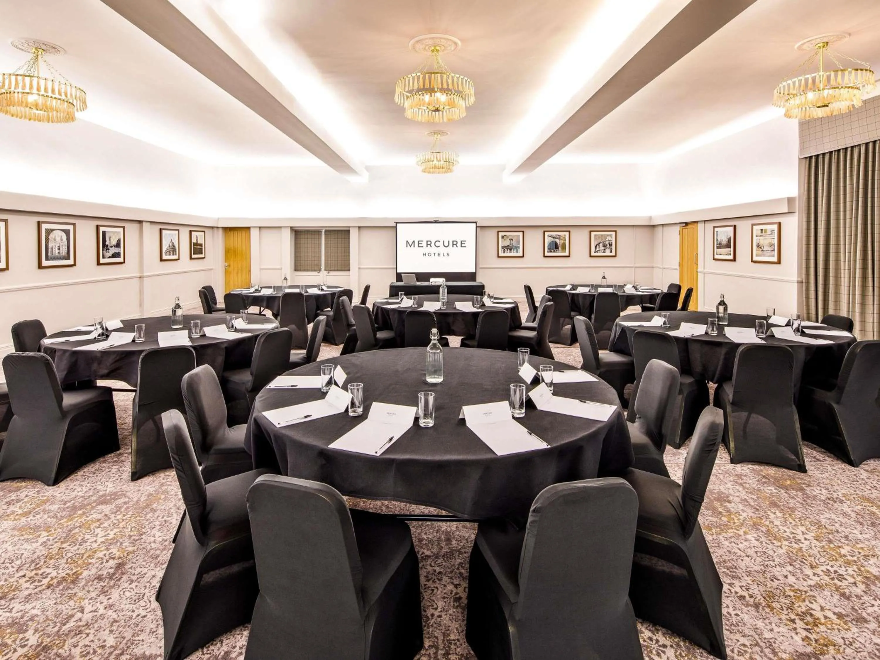 Meeting/conference room in Mercure Oxford Hawkwell House Hotel