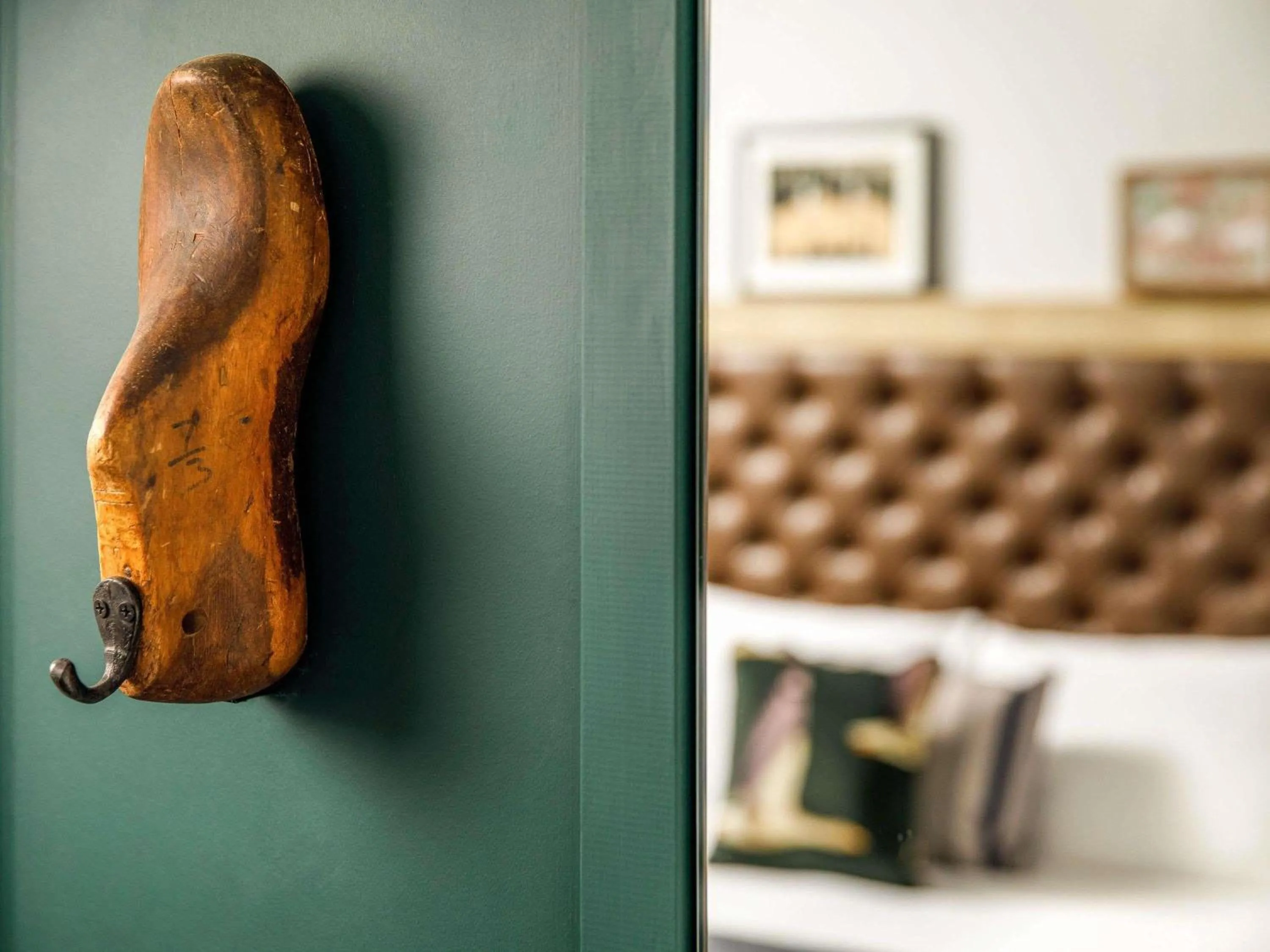 Bedroom in Mercure Oxford Hawkwell House Hotel