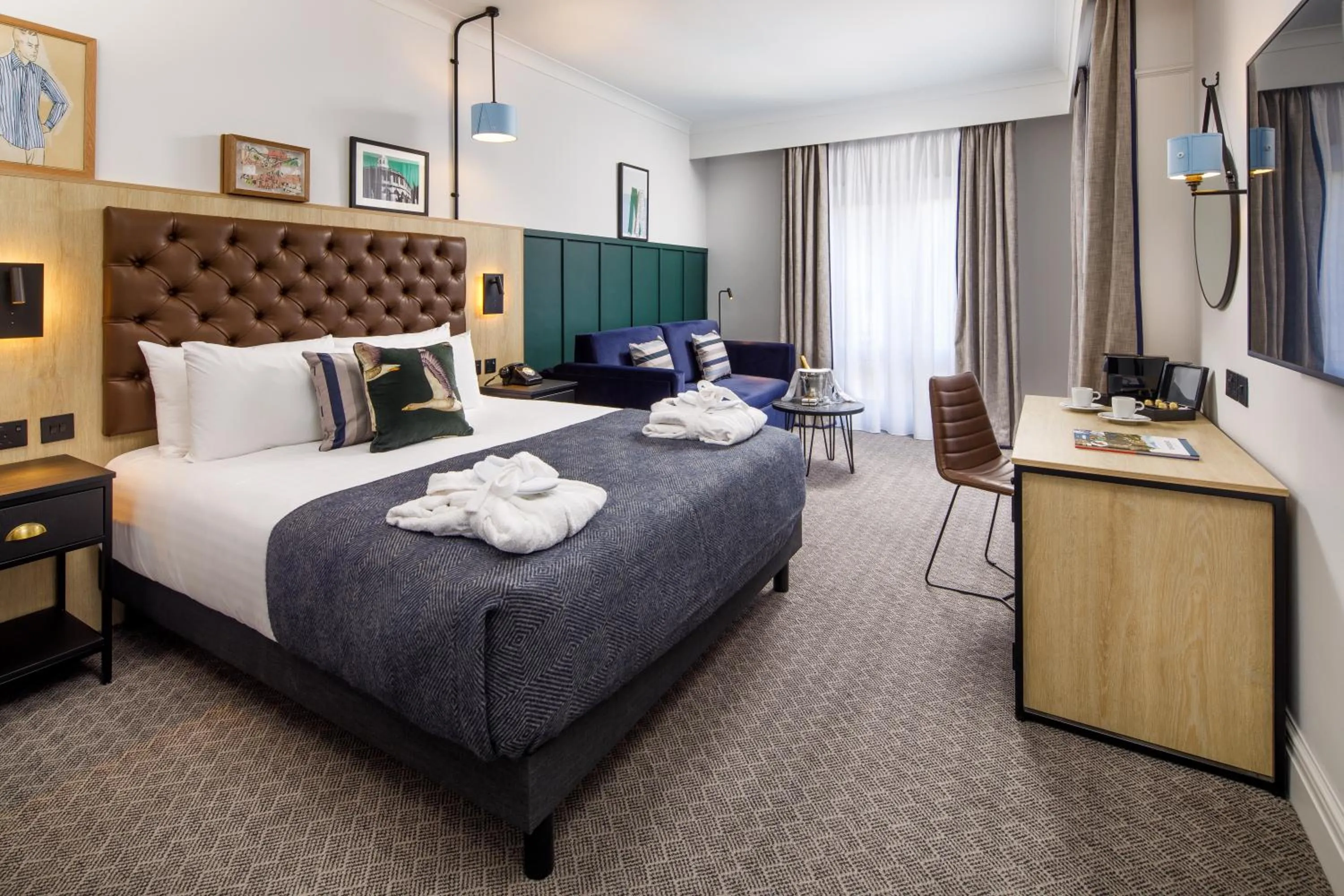 Bedroom, Bed in Mercure Oxford Hawkwell House Hotel