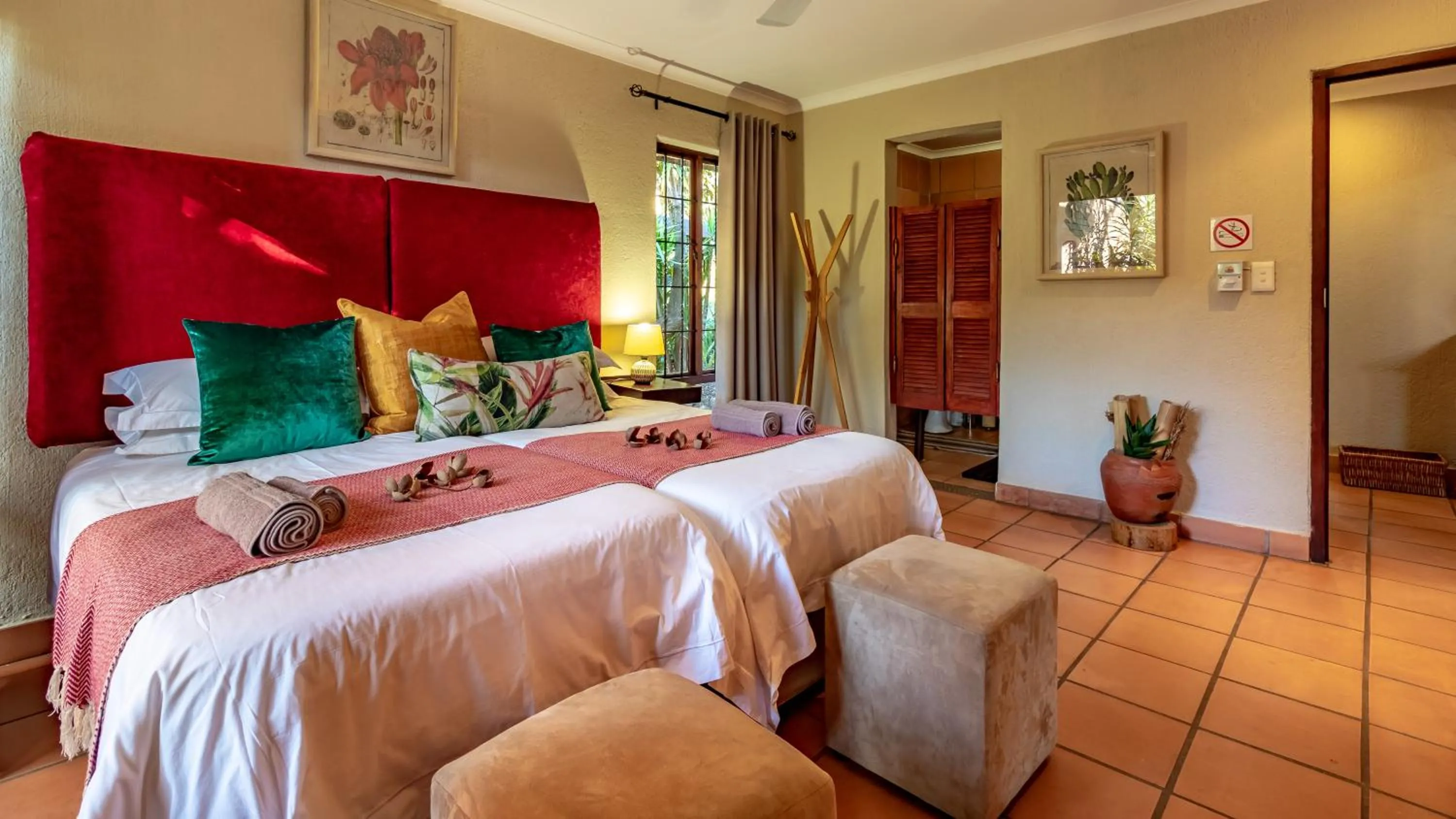 Bed in Ulwazi Rock Lodge