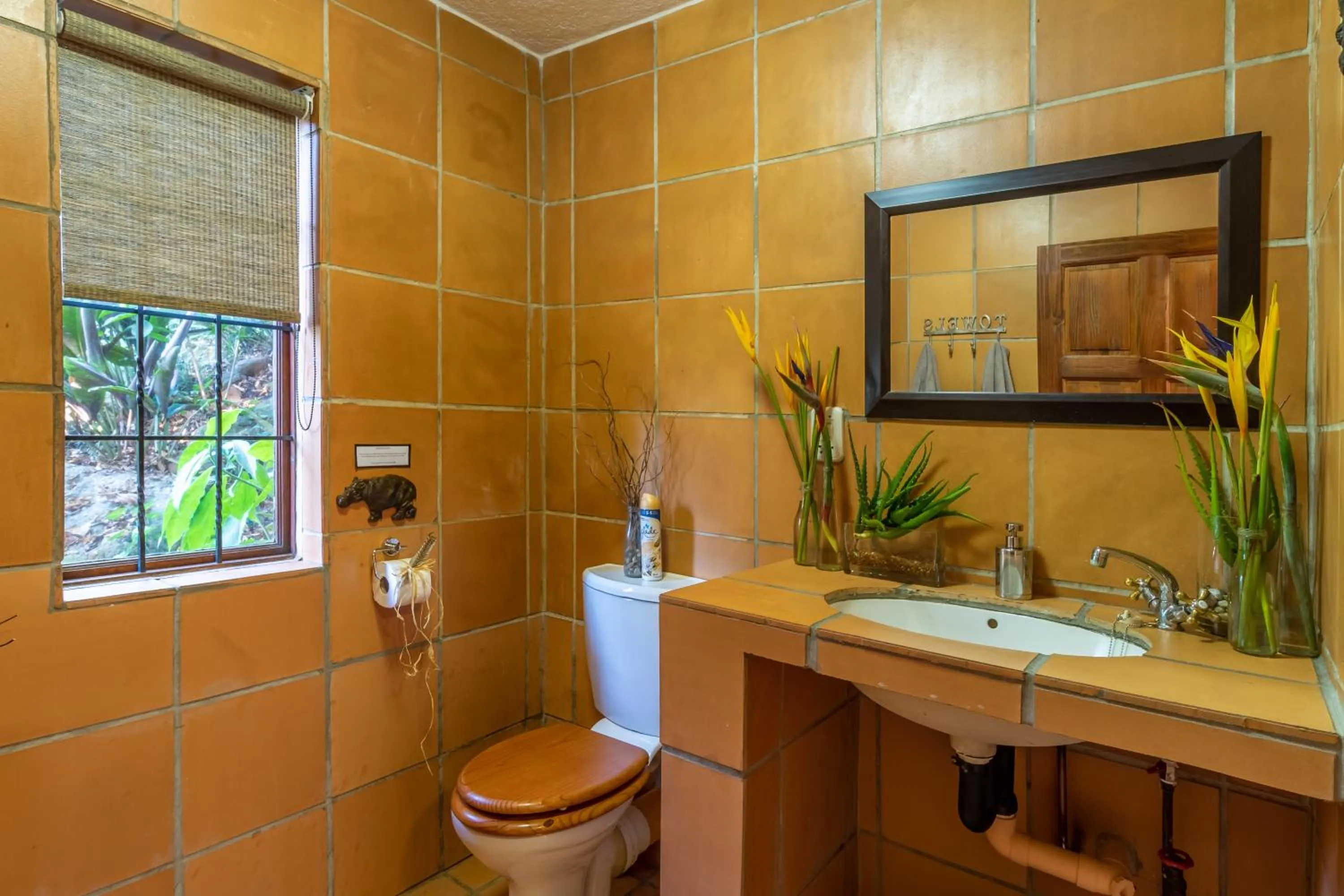 Bathroom in Ulwazi Rock Lodge