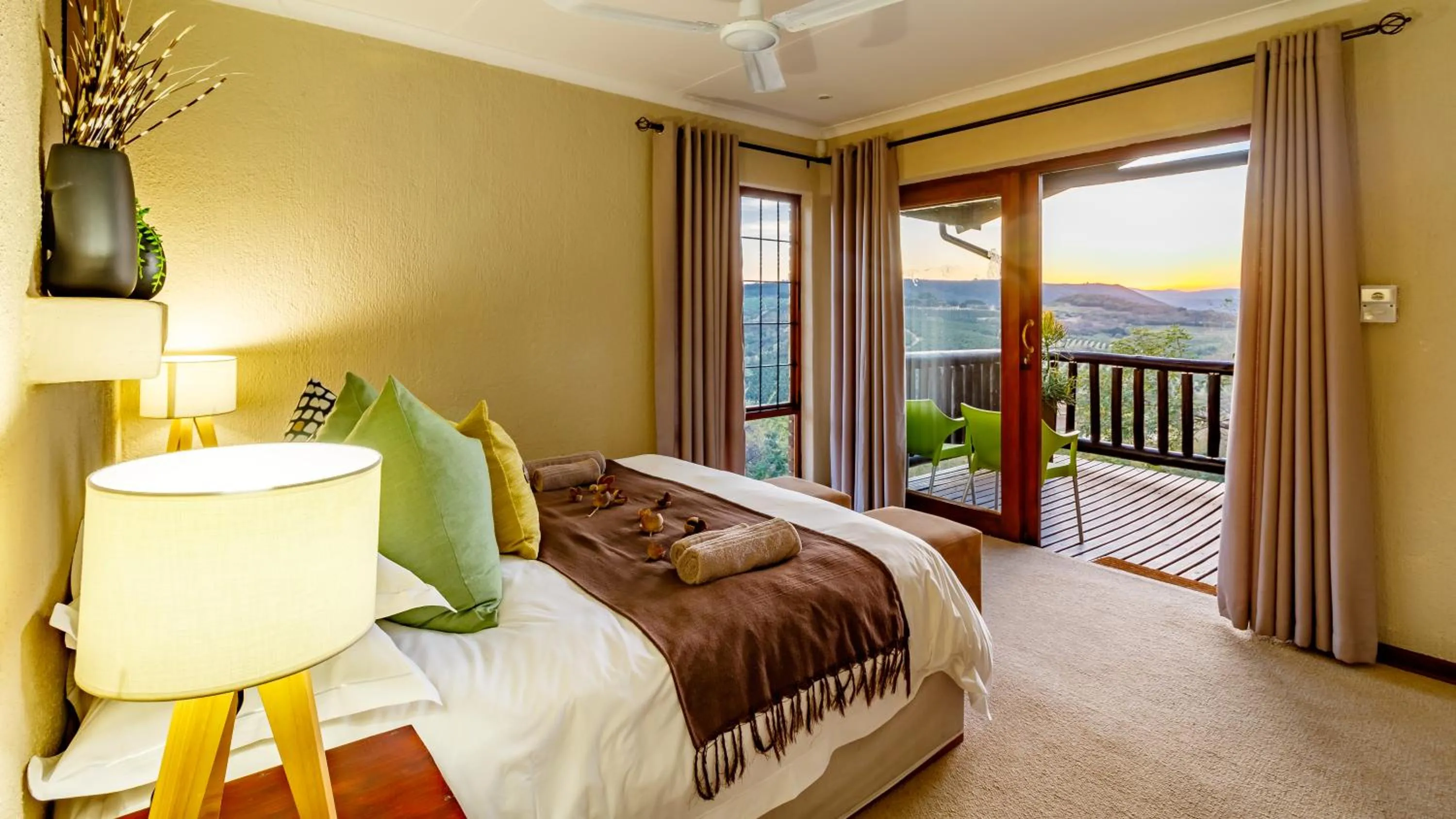 Bed in Ulwazi Rock Lodge