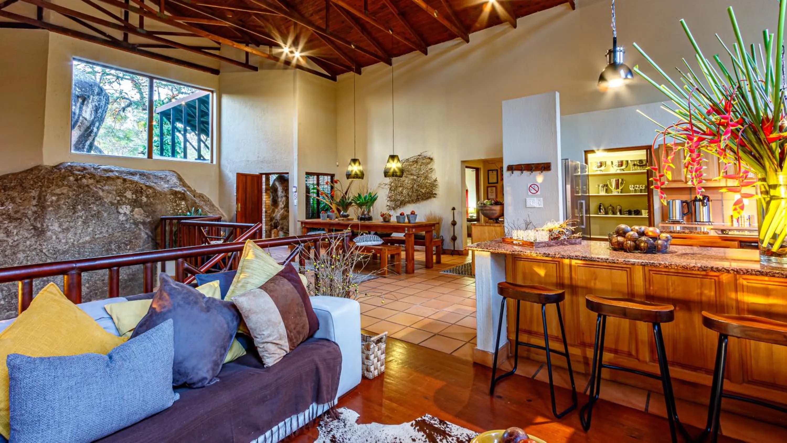 Living room in Ulwazi Rock Lodge