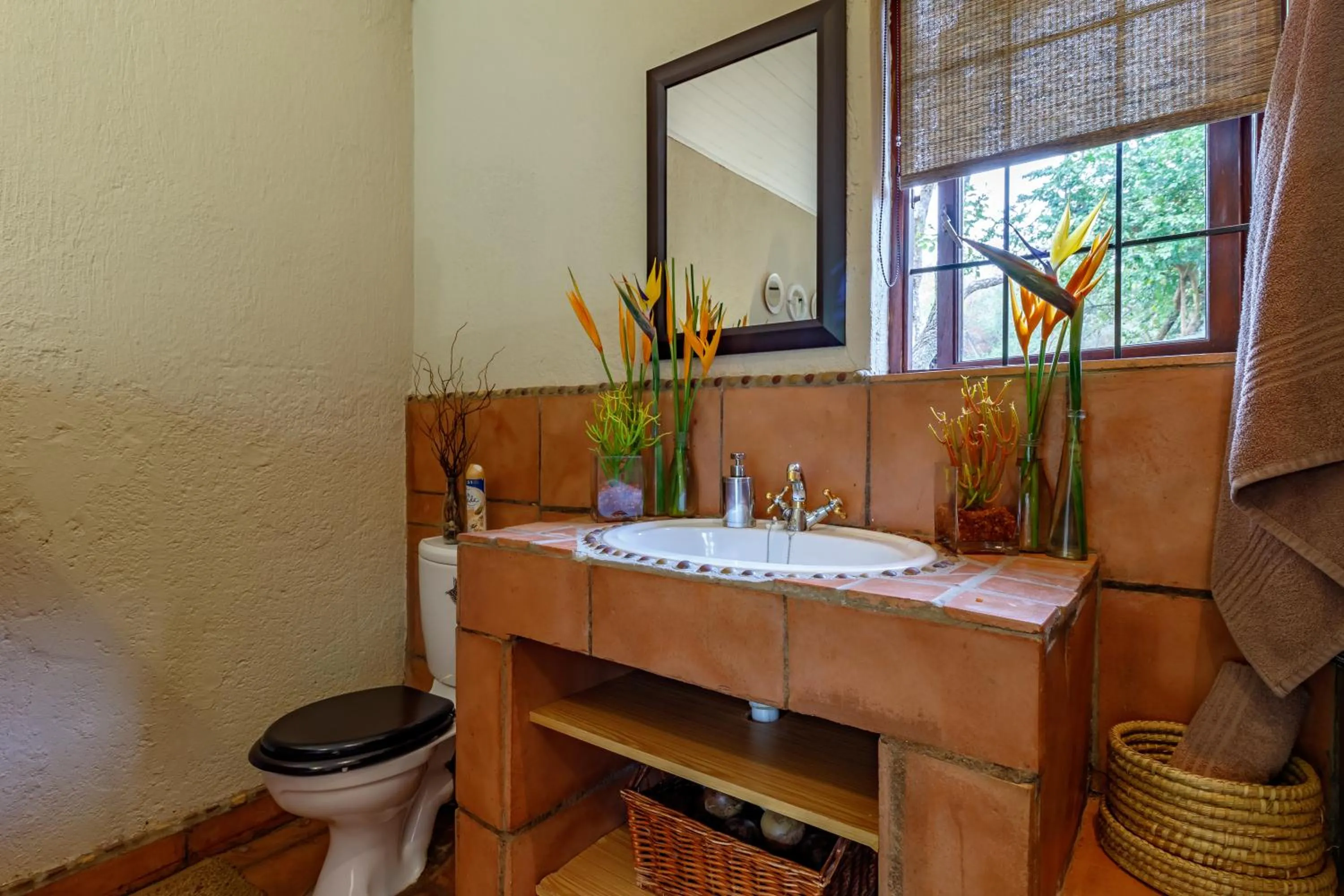 Bathroom in Ulwazi Rock Lodge