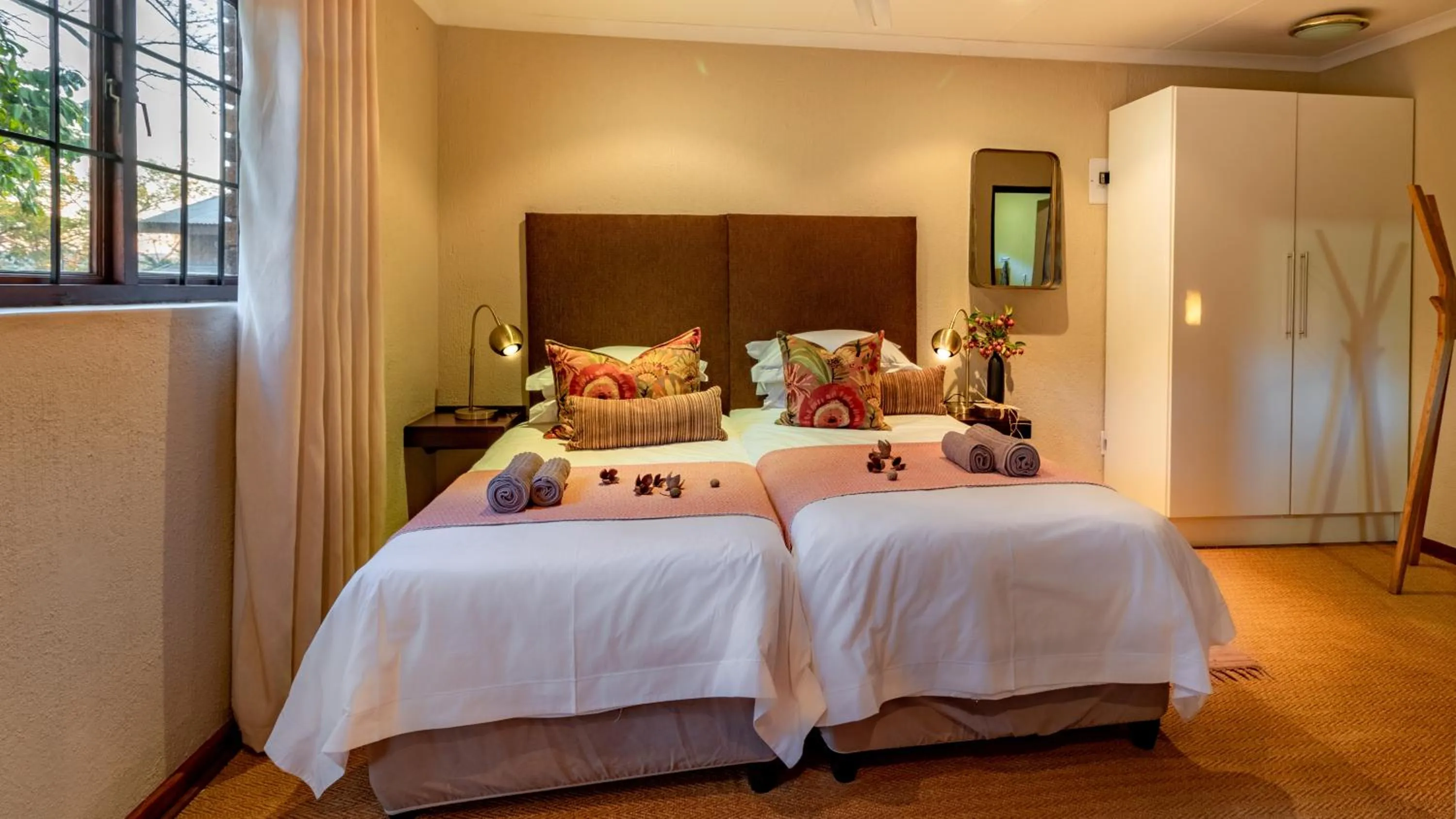 Bedroom, Bed in Ulwazi Rock Lodge