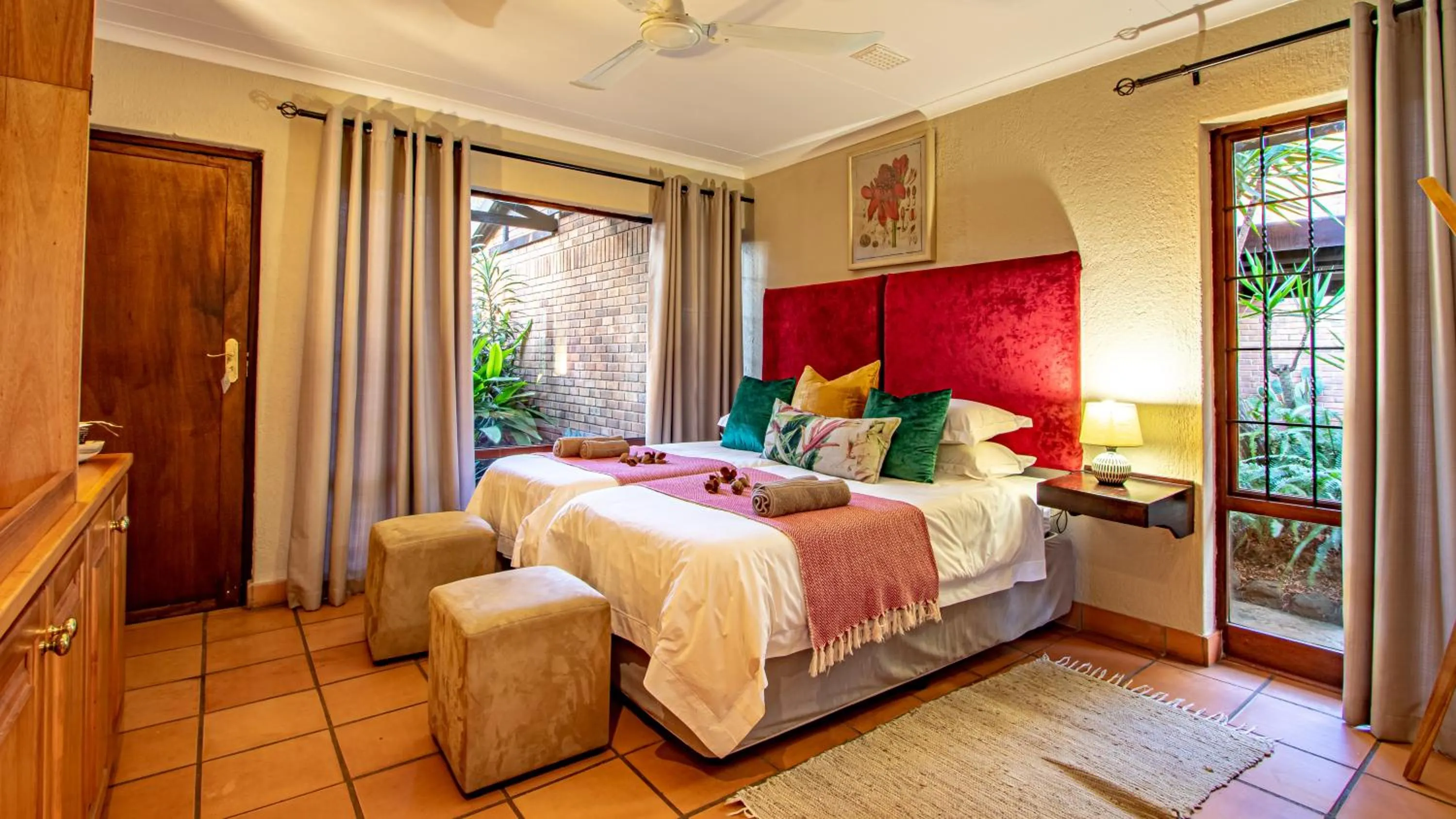 Bed in Ulwazi Rock Lodge
