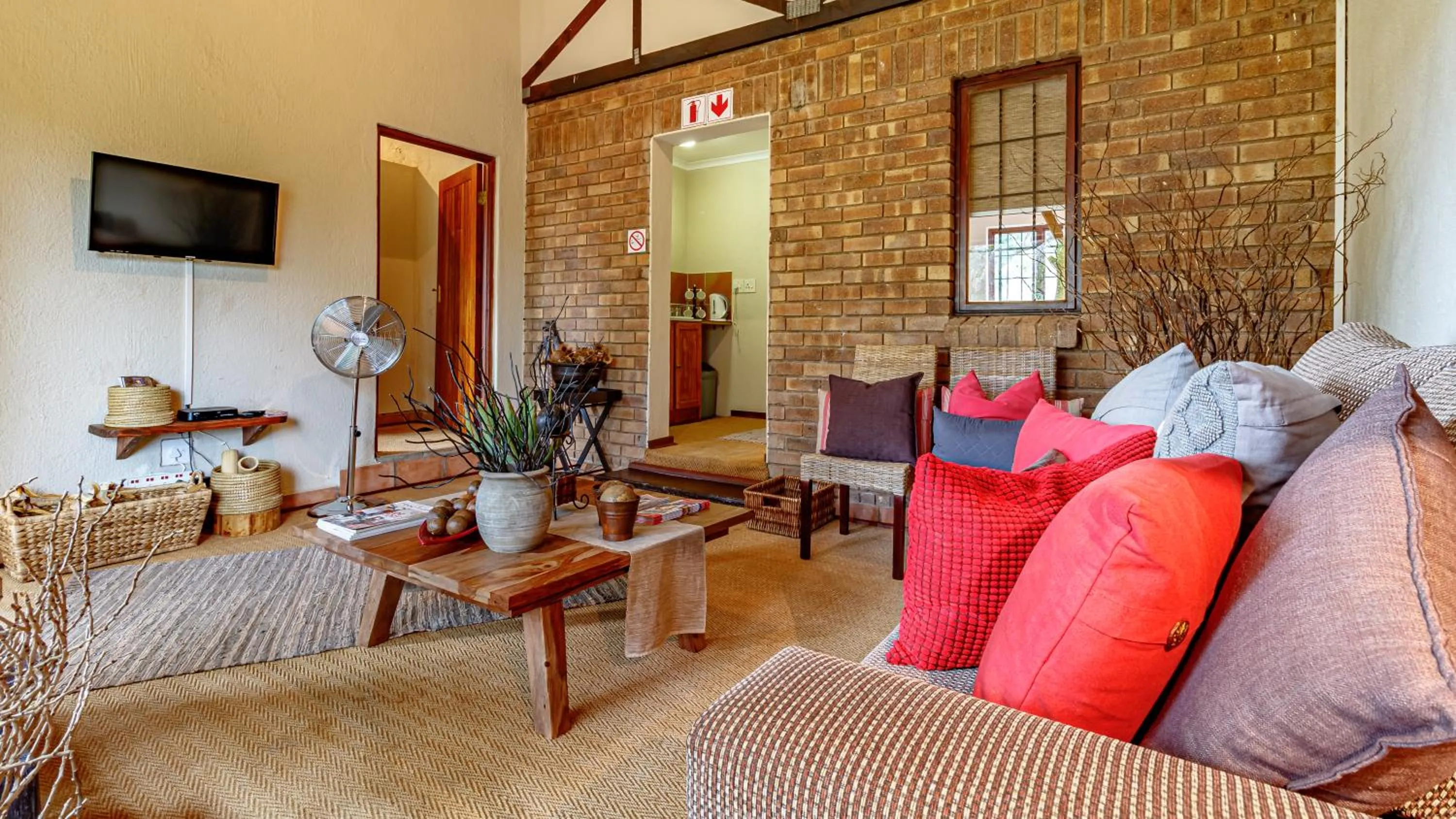 Living room in Ulwazi Rock Lodge